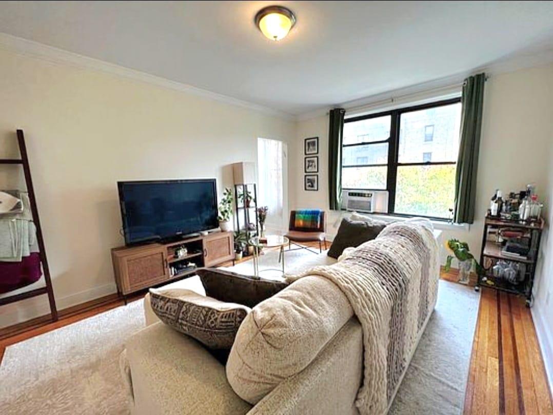 #13 photo, 8364 Talbot Street, クイーンズ区 Kew Gardens , NY 11415