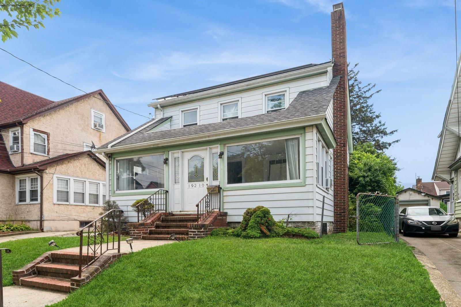 #1 photo, 192-10 104th Avenue, Saint Albans , NY 11412