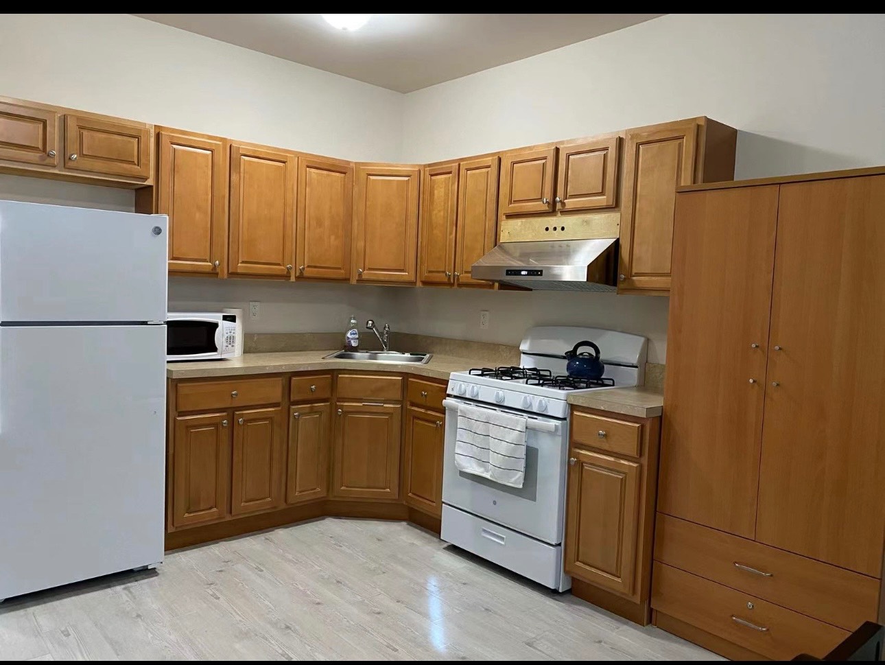 #1 photo, 39 Tenafly Pl, Staten Island , NY 10312