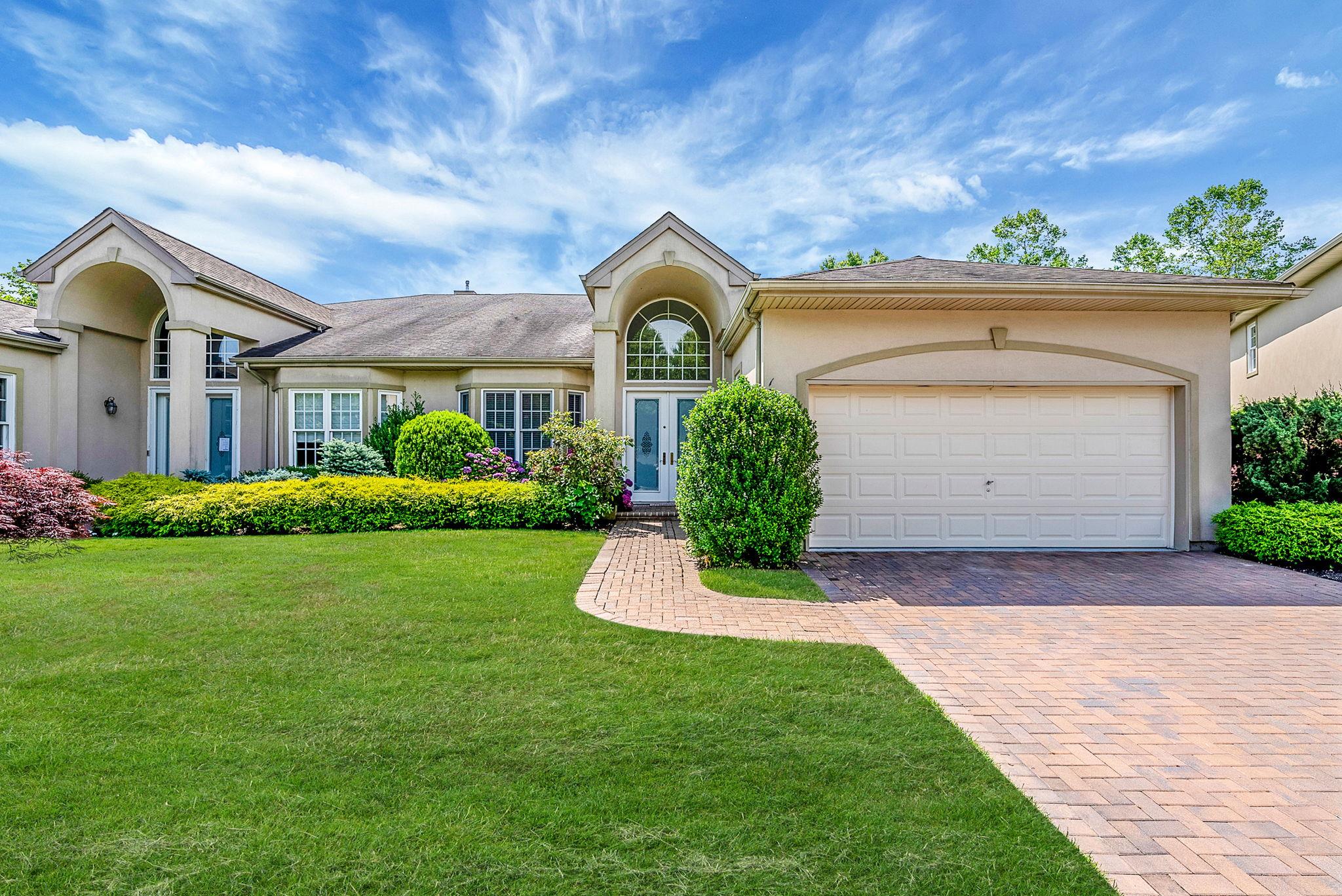 #1 photo, 170 Altessa Boulevard, Melville , NY 11747