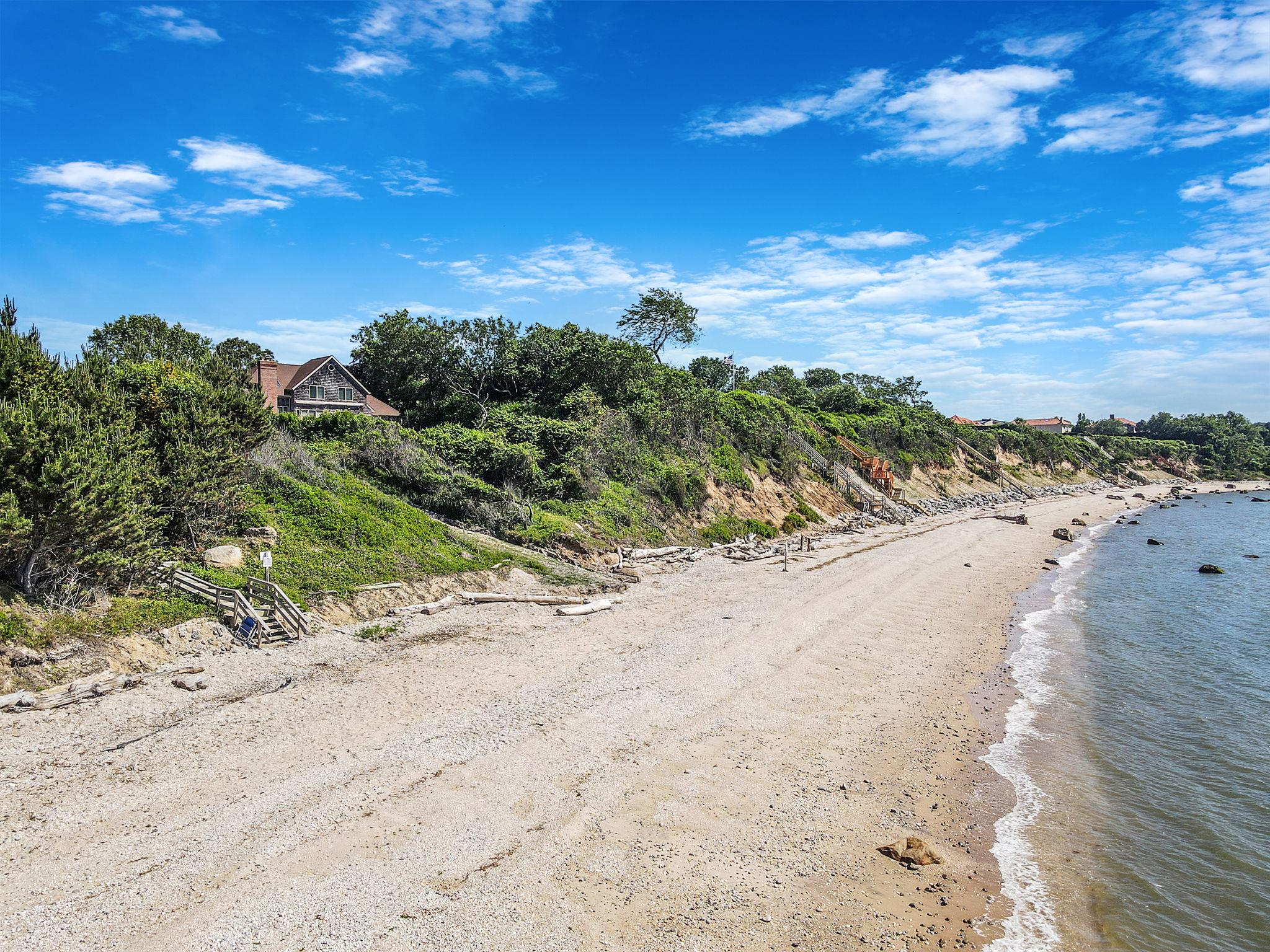 #7 photo, 345 The Strand, East Marion , NY 11939