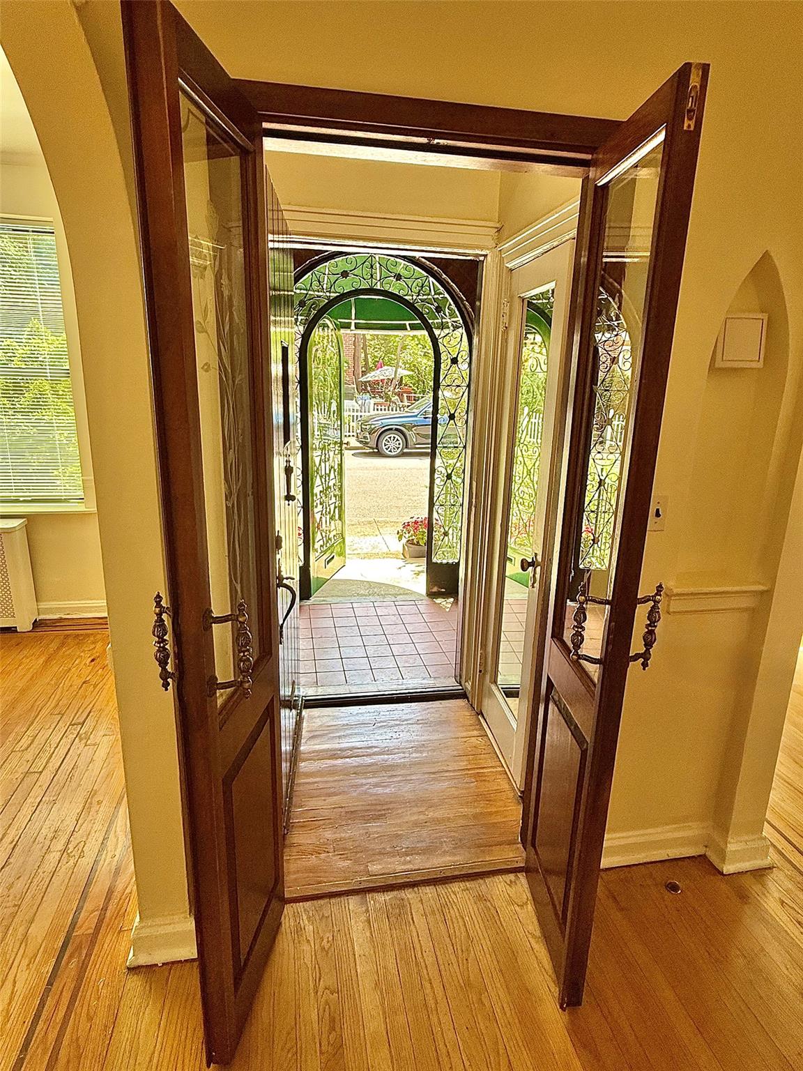 #12 photo, 7267 Yellowstone Boulevard, كوينز Forest Hills , NY 11375