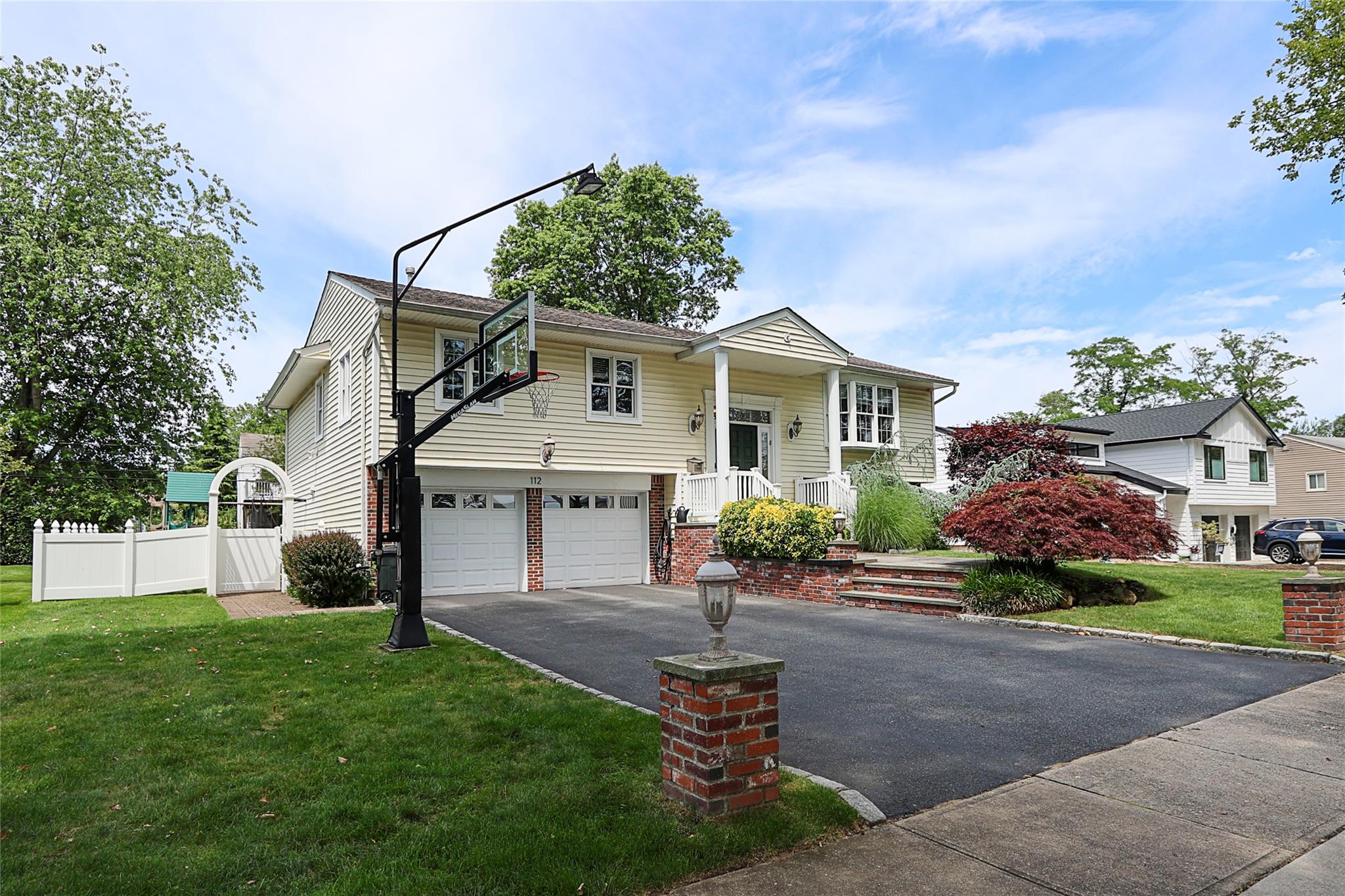 #1 photo, 112 Ursula Drive, ناسو Roslyn , NY 11576