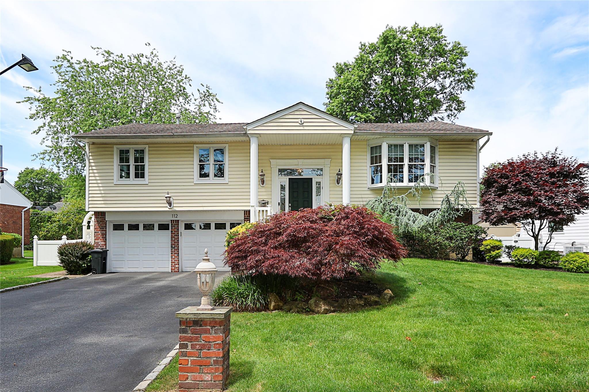 #2 photo, 112 Ursula Drive, ناسو Roslyn , NY 11576