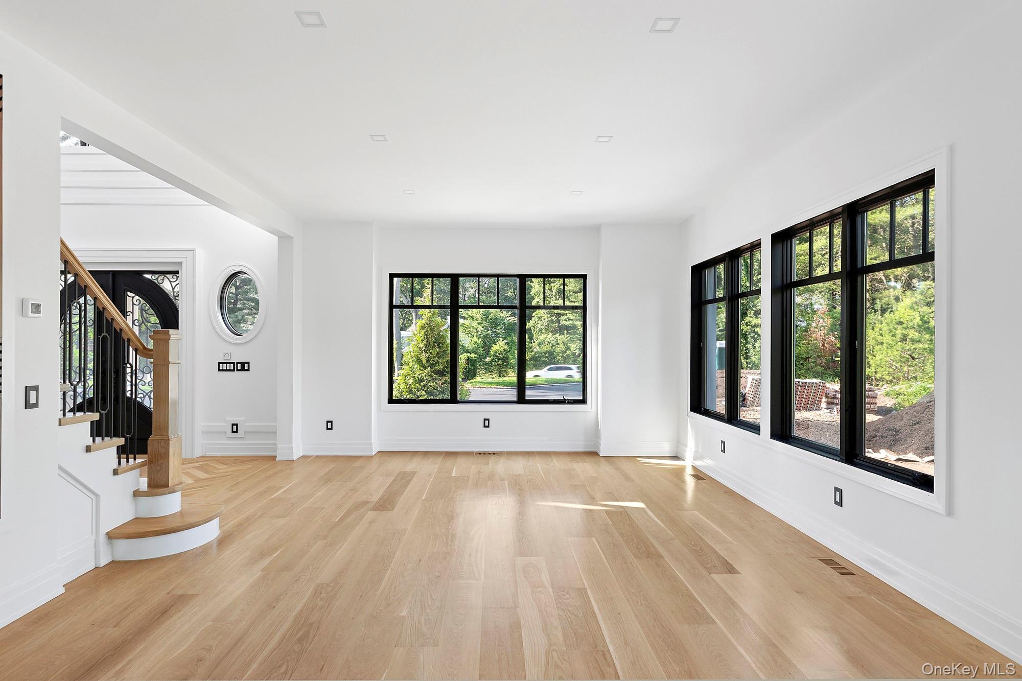 #12 photo, 26 Saint Andrews Court, ナッソー郡 Old Westbury , NY 11568