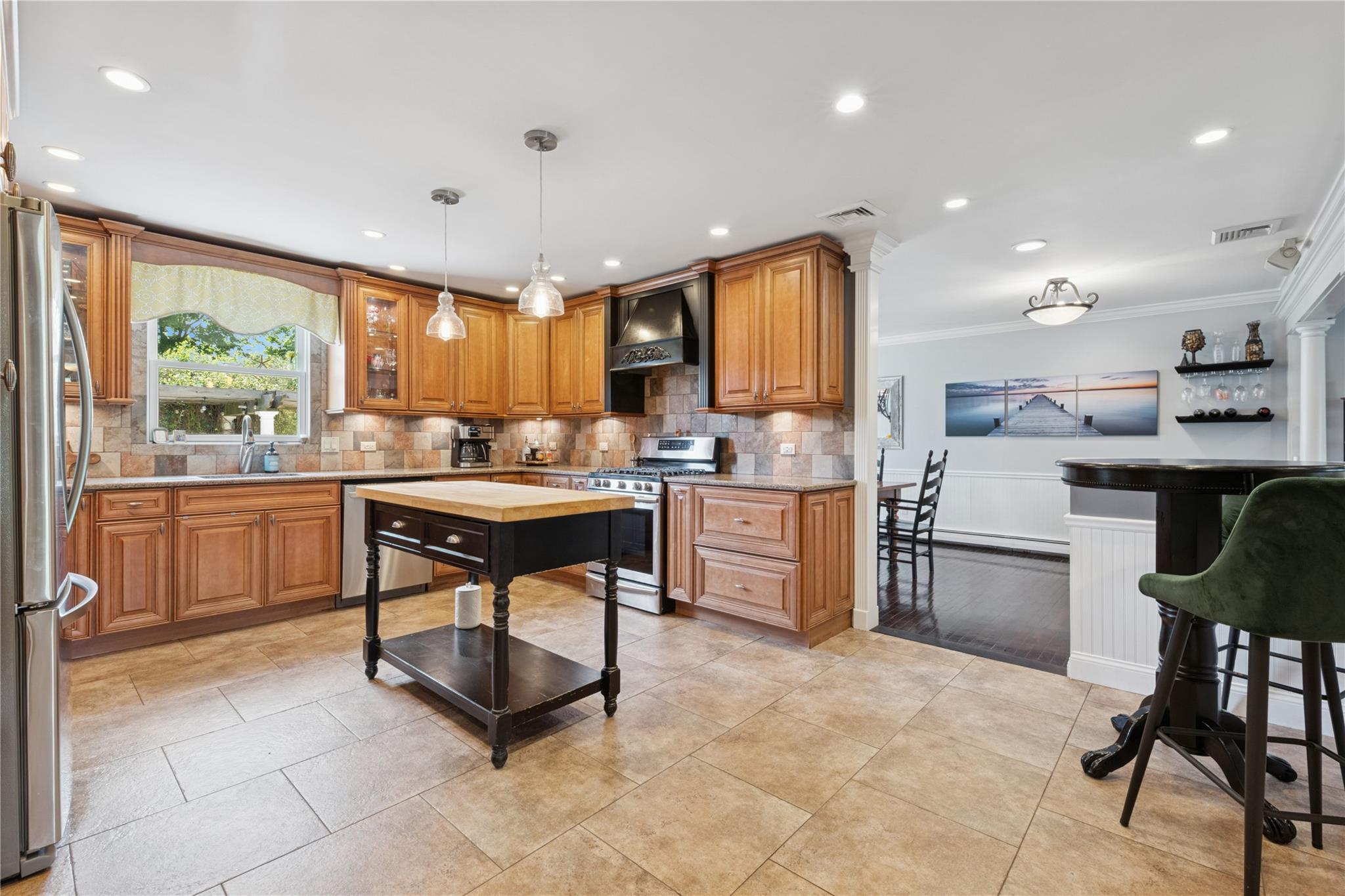 #12 photo, 40 Spray Court, サフォーク郡 Bayport , NY 11705