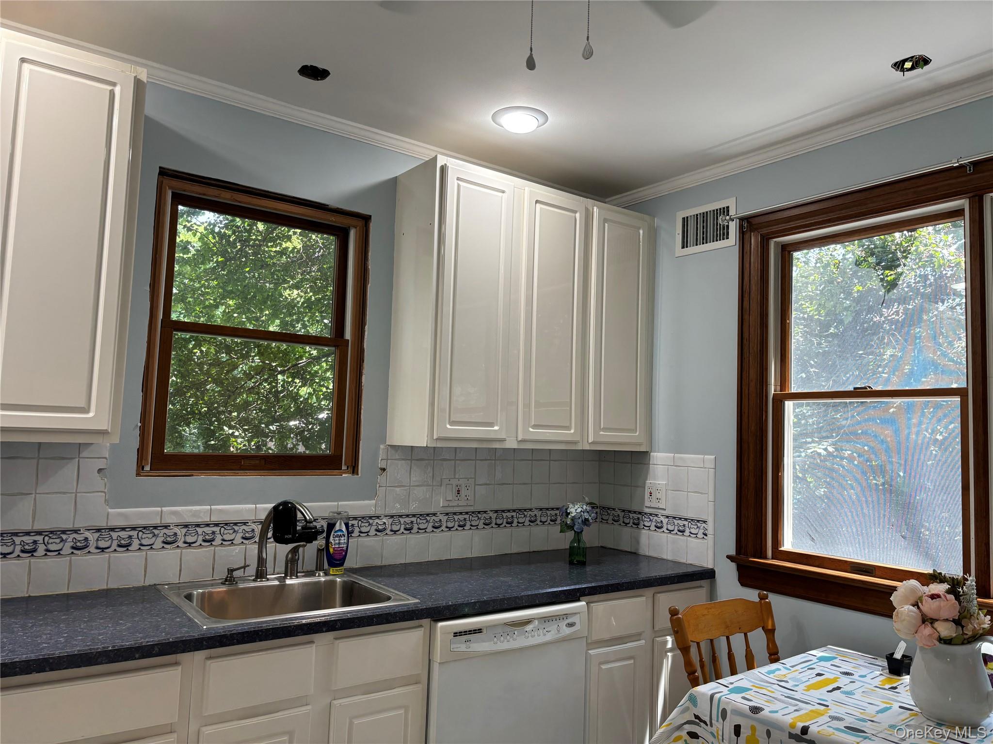 #8 photo, 92 Walnut Street, ナッソー郡 Lynbrook , NY 11563