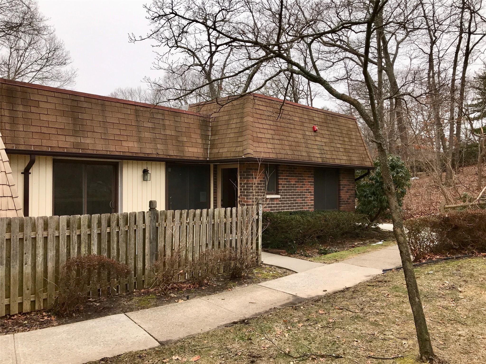 #1 photo, 309 Clubhouse Court, Coram , NY 11727