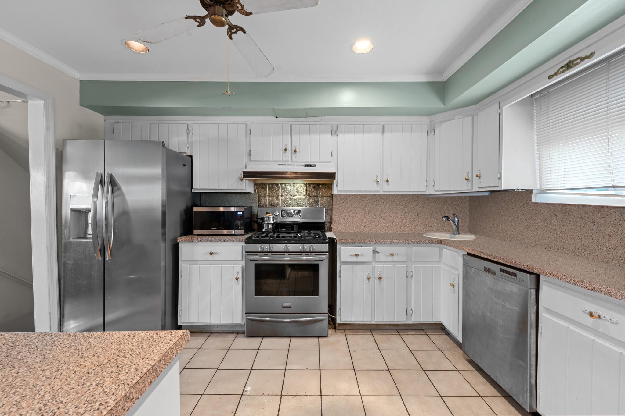 #14 photo, 46 Ford Drive, ナッソー郡 Massapequa , NY 11758