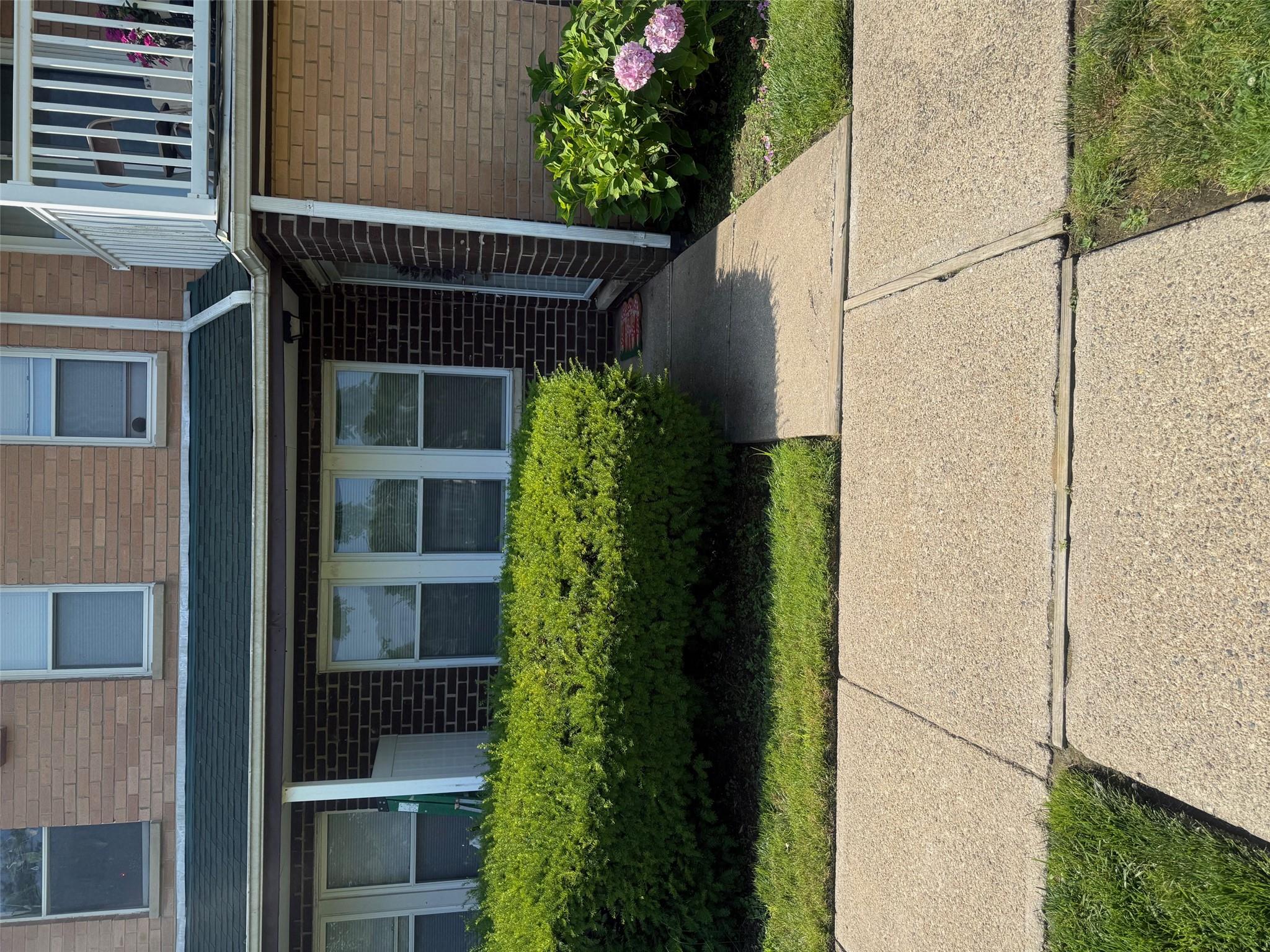 #1 photo, 93 Artist Lake Drive, Middle Island , NY 11953