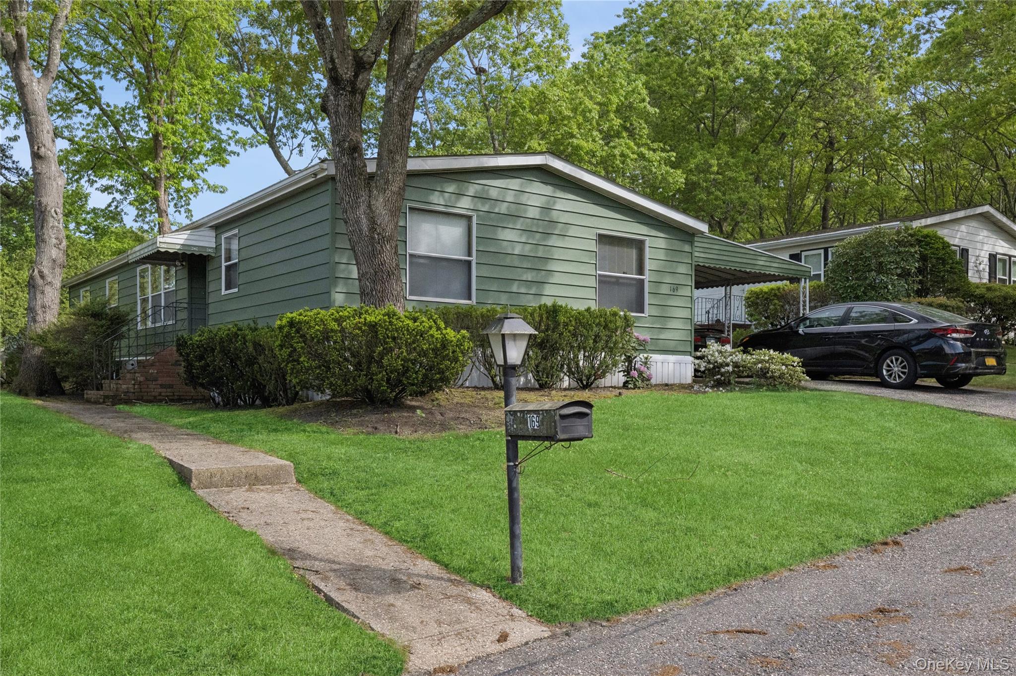 #1 photo, 525 Riverleigh Avenue, サフォーク郡 Riverhead , NY 11901