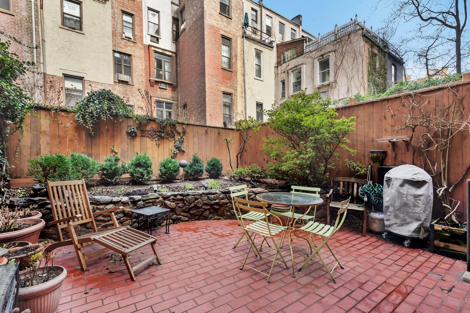 #1 photo, 129 W 70TH Street, Lincoln Square , NY 10023