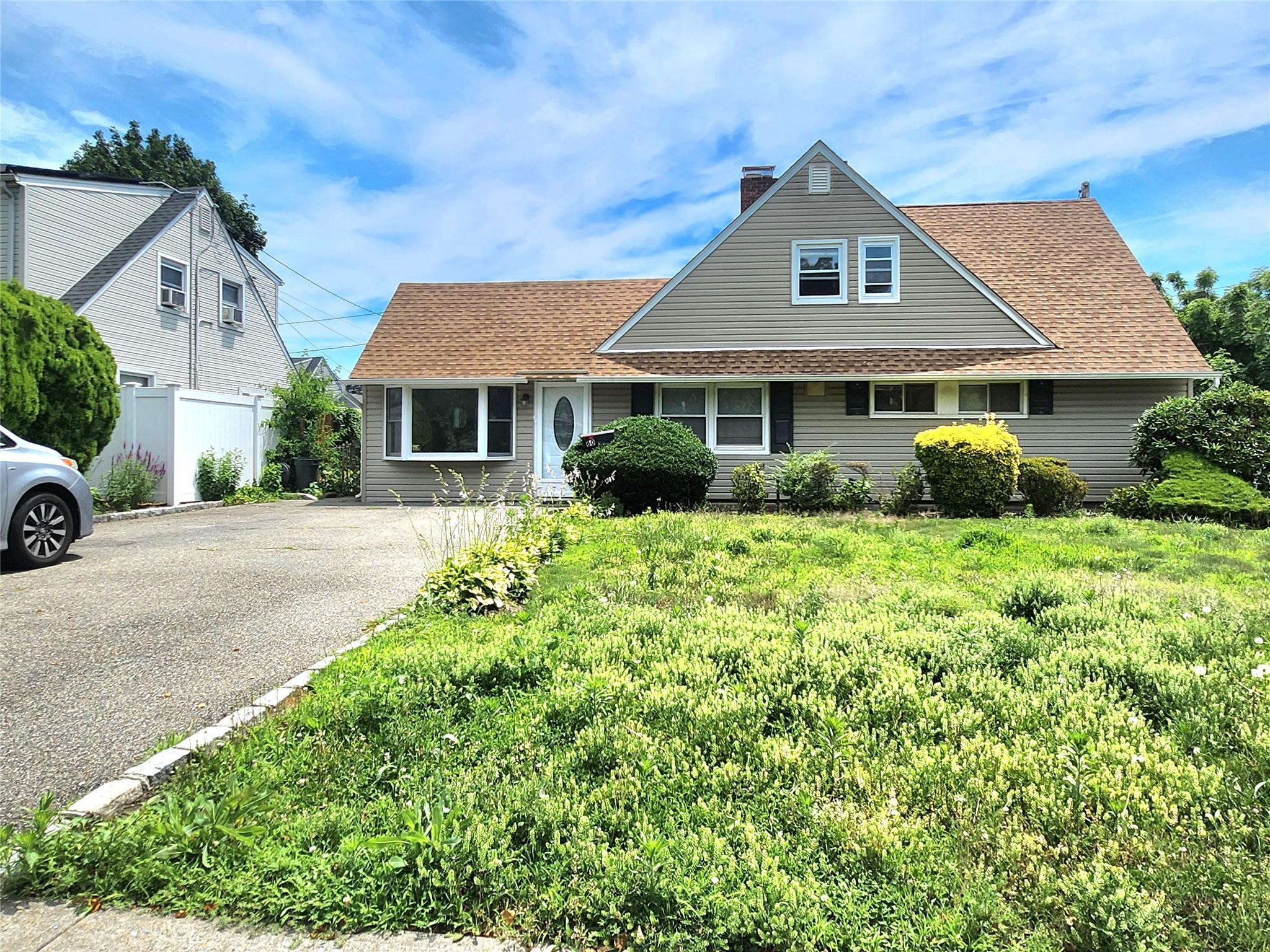 #1 photo, 60 Barrister Road, Levittown , NY 11756