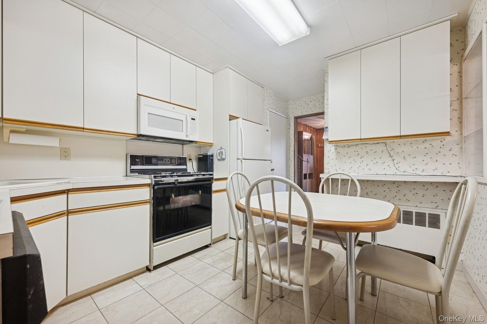 #11 photo, 3 Rutland Road, ナッソー郡 Massapequa , NY 11758