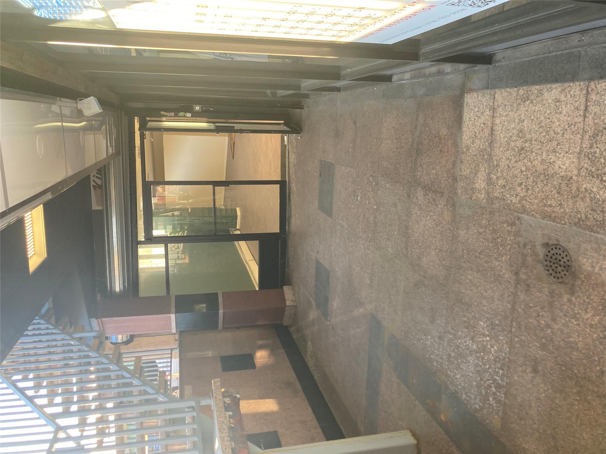 #17 photo, 92-29 Queens Boulevard, クイーンズ区 Rego Park , NY 11374