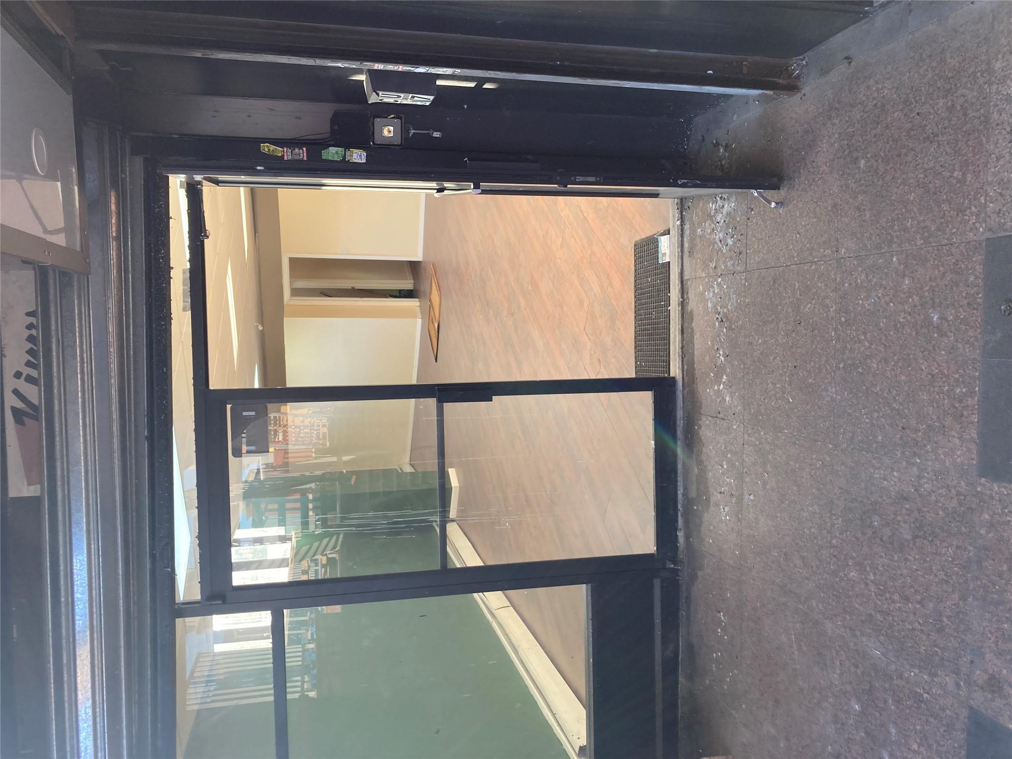 #9 photo, 92-29 Queens Boulevard, クイーンズ区 Rego Park , NY 11374