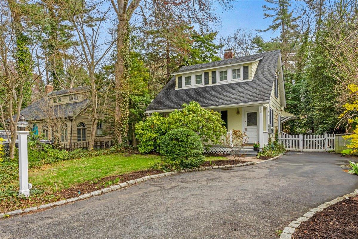 #1 photo, 16 Egypt Lane, Locust Valley , NY 11560