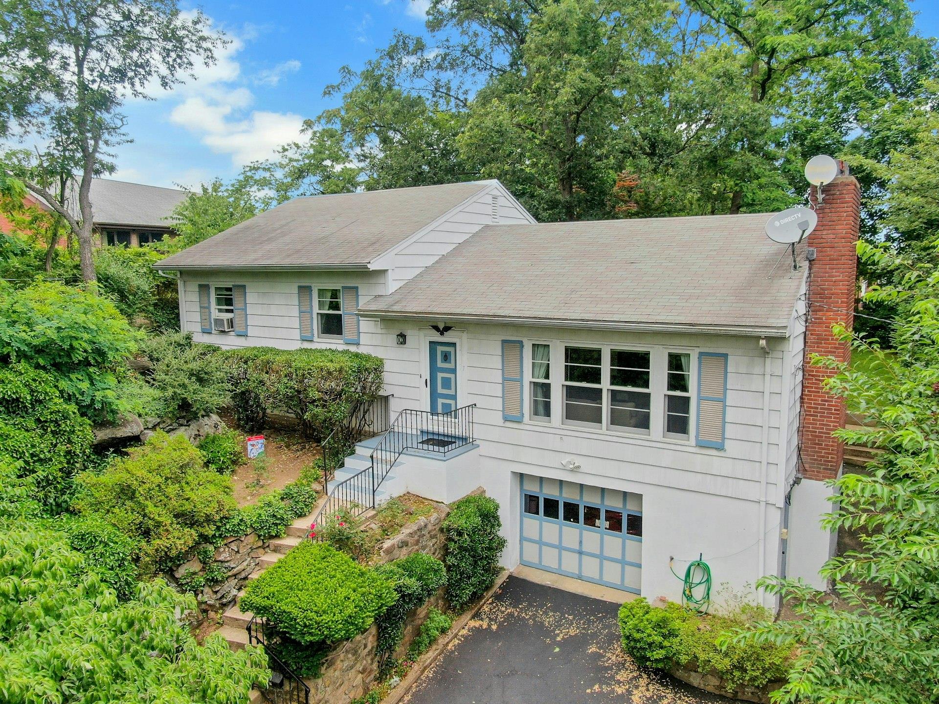 #1 photo, 9 Harrington Place, Mamaroneck , NY 10543