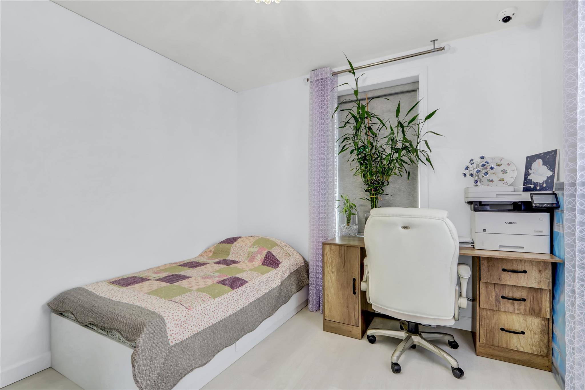 #10 photo, 100-25 Queens Boulevard, 皇后區 森林小丘 Forest Hills , NY 11375