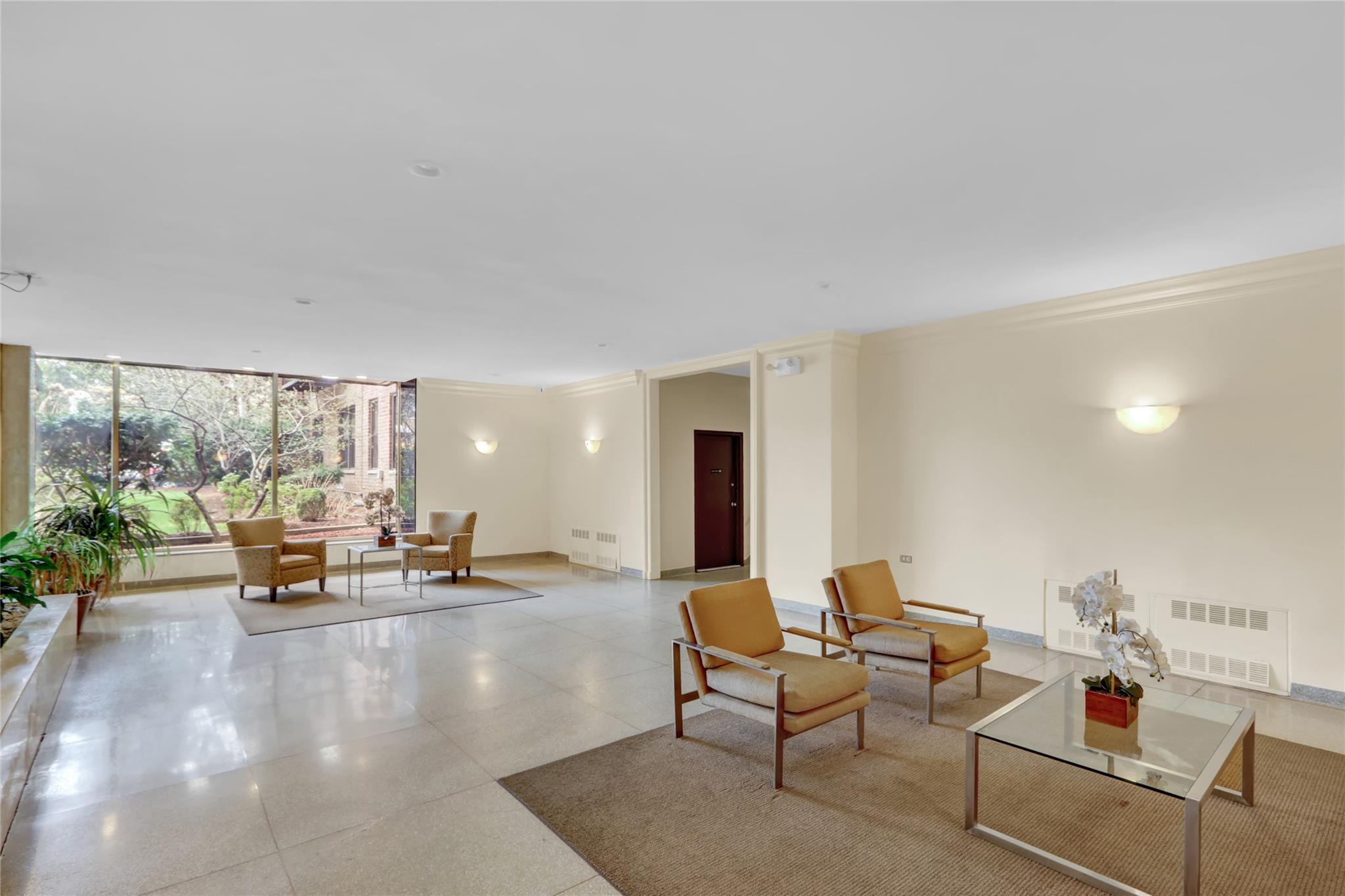 #16 photo, 100-25 Queens Boulevard, 皇后區 森林小丘 Forest Hills , NY 11375