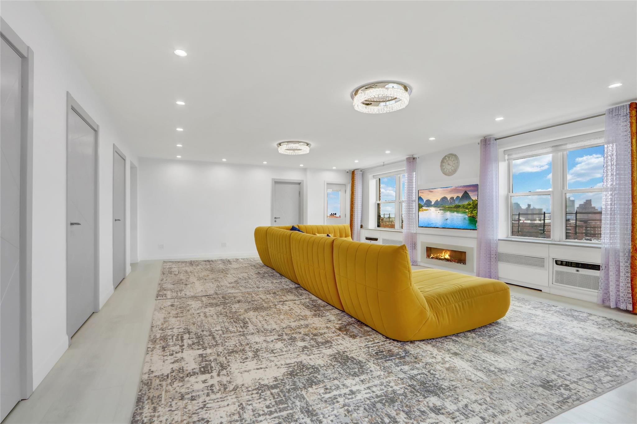 #3 photo, 100-25 Queens Boulevard, 皇后區 森林小丘 Forest Hills , NY 11375