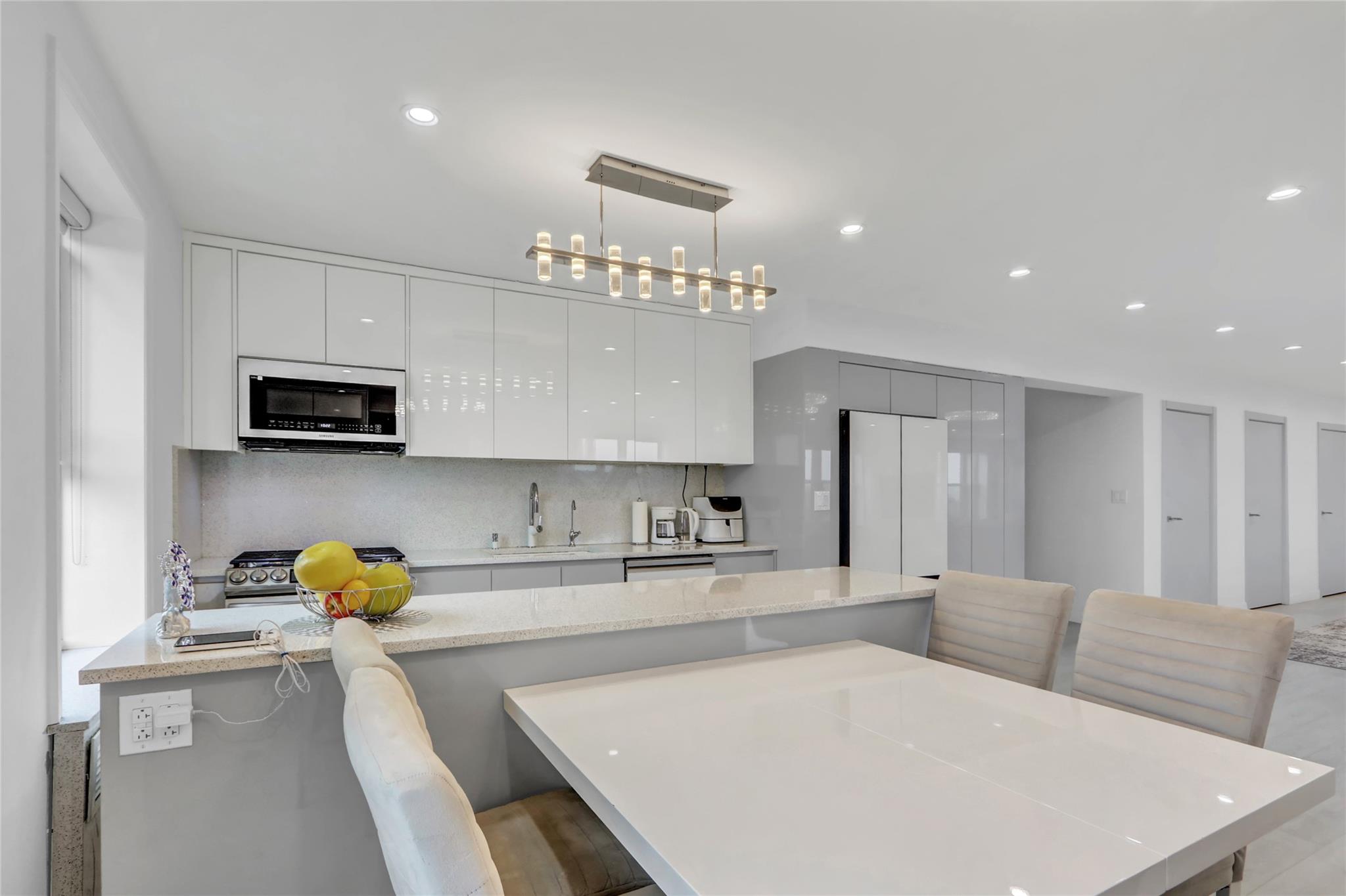 #6 photo, 100-25 Queens Boulevard, 皇后區 森林小丘 Forest Hills , NY 11375