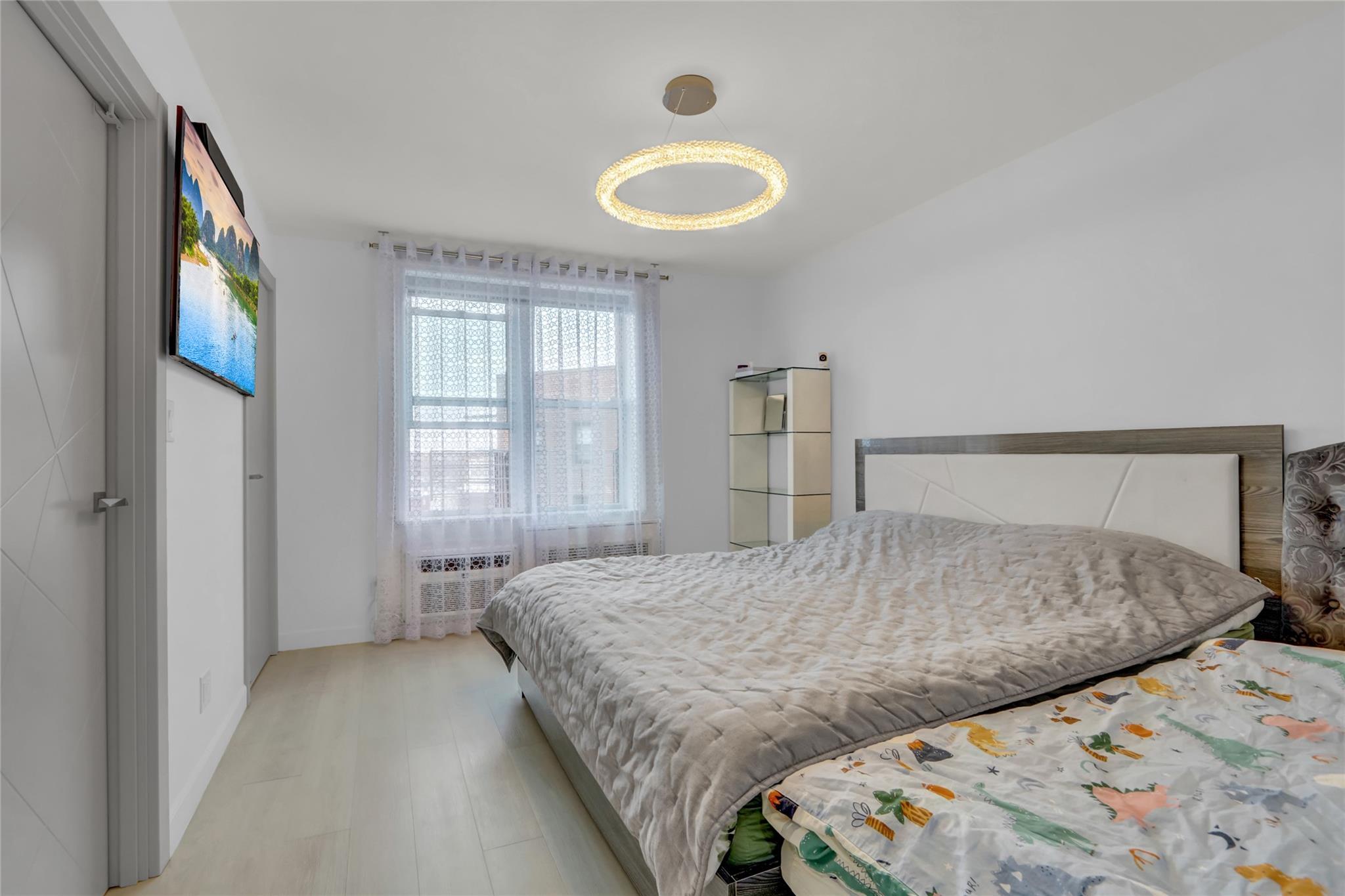 #9 photo, 100-25 Queens Boulevard, 皇后區 森林小丘 Forest Hills , NY 11375