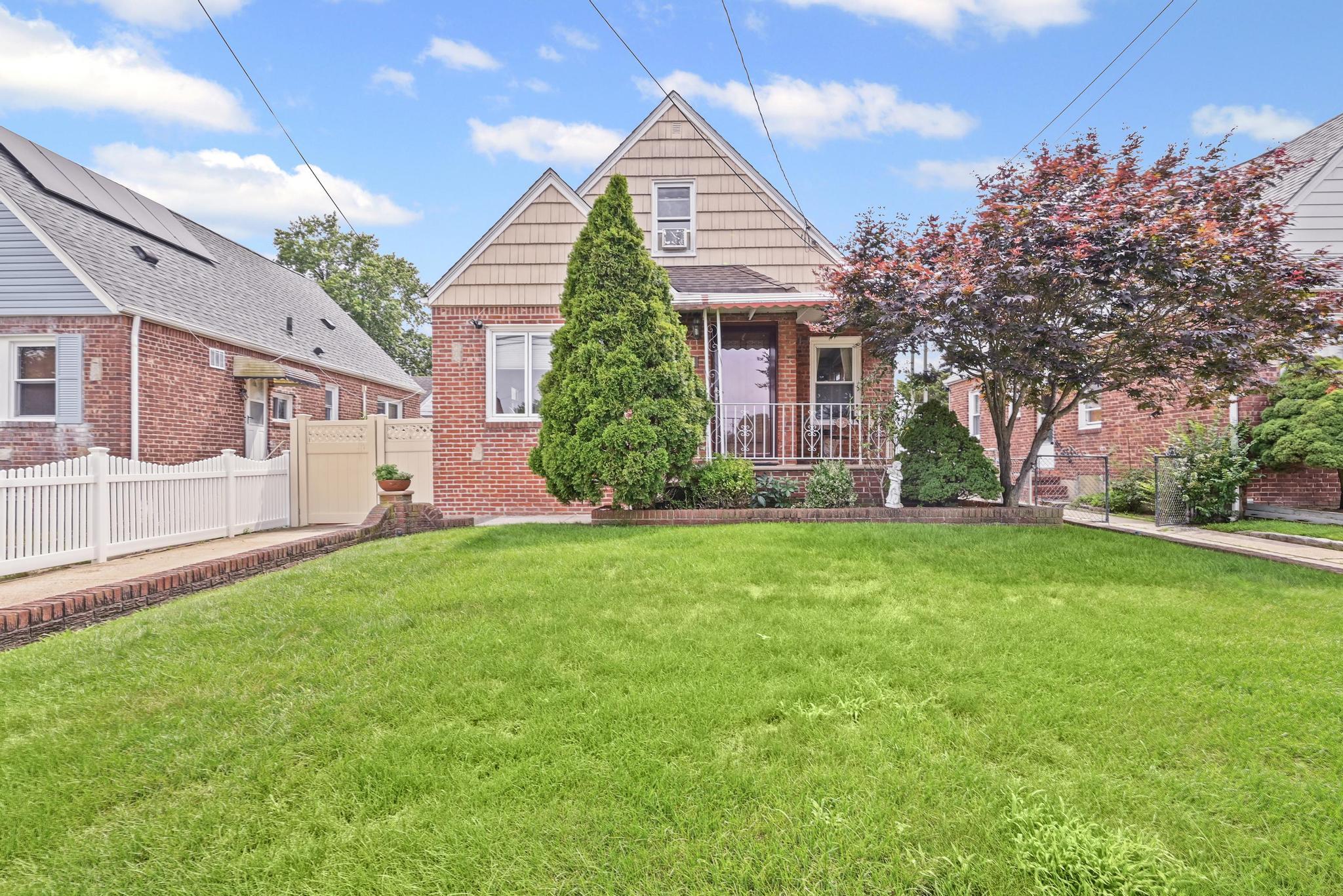 #1 photo, 121 Alden Avenue, Valley Stream , NY 11580