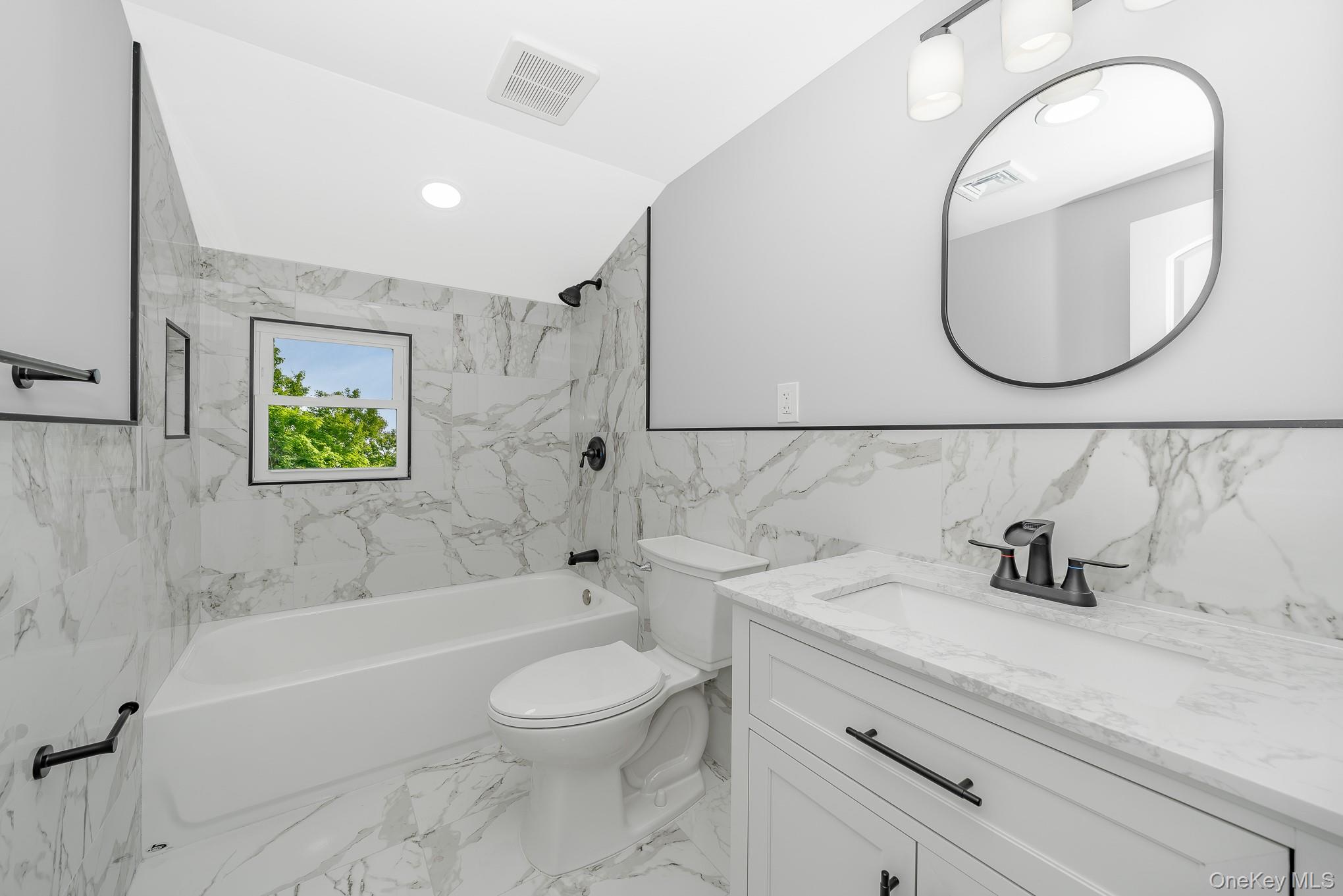 #17 photo, 33 Ball Park Lane, ナッソー郡 Hicksville , NY 11801