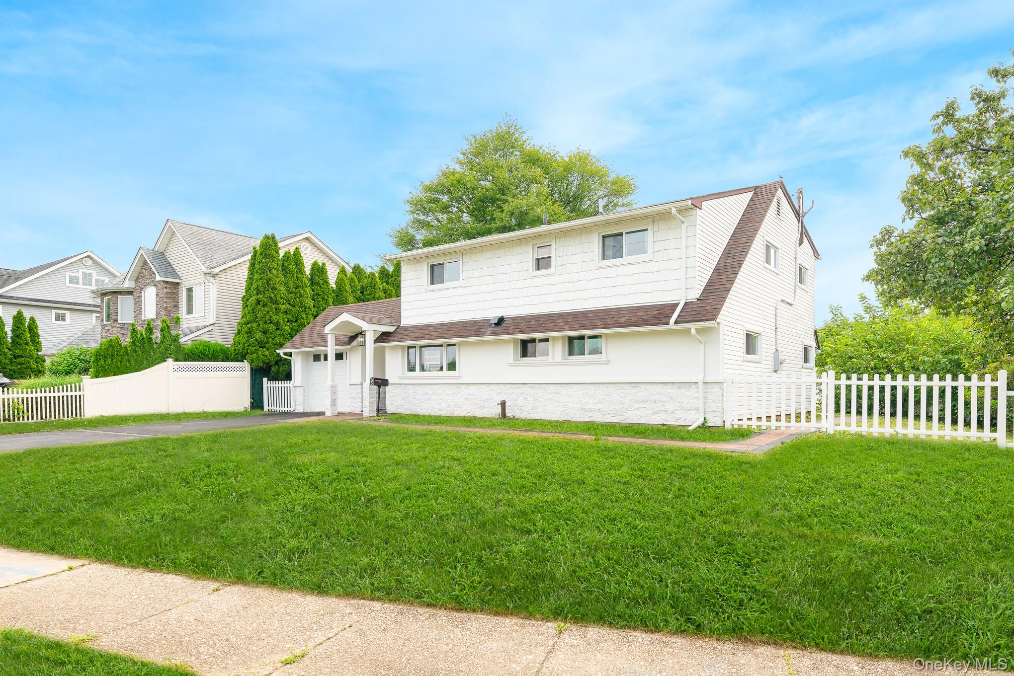 #3 photo, 33 Ball Park Lane, ナッソー郡 Hicksville , NY 11801