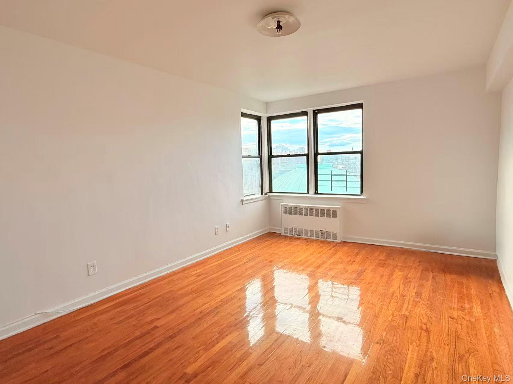 #6 photo, 136-30 Sanford Avenue, クイーンズ区 Flushing , NY 11355