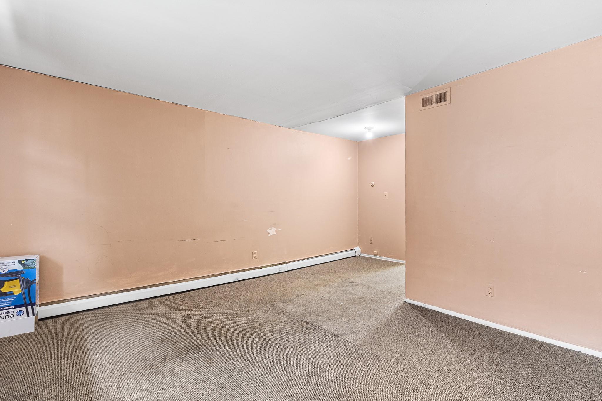 #10 photo, 490 Main Street, 长岛 Farmingdale , NY 11735