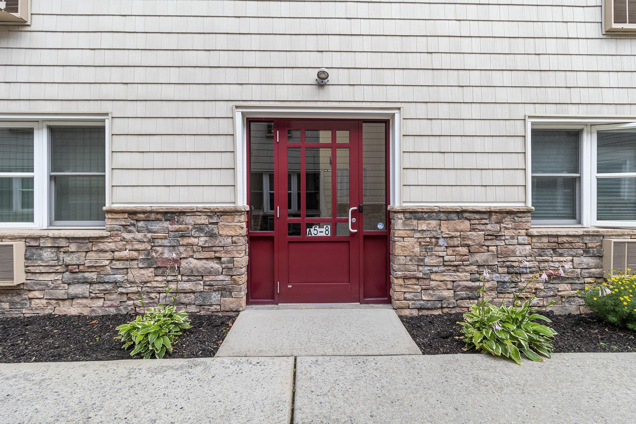 #2 photo, 490 Main Street, 长岛 Farmingdale , NY 11735