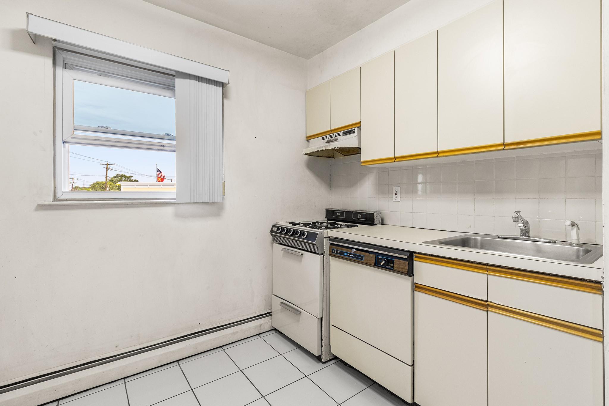 #4 photo, 490 Main Street, 长岛 Farmingdale , NY 11735