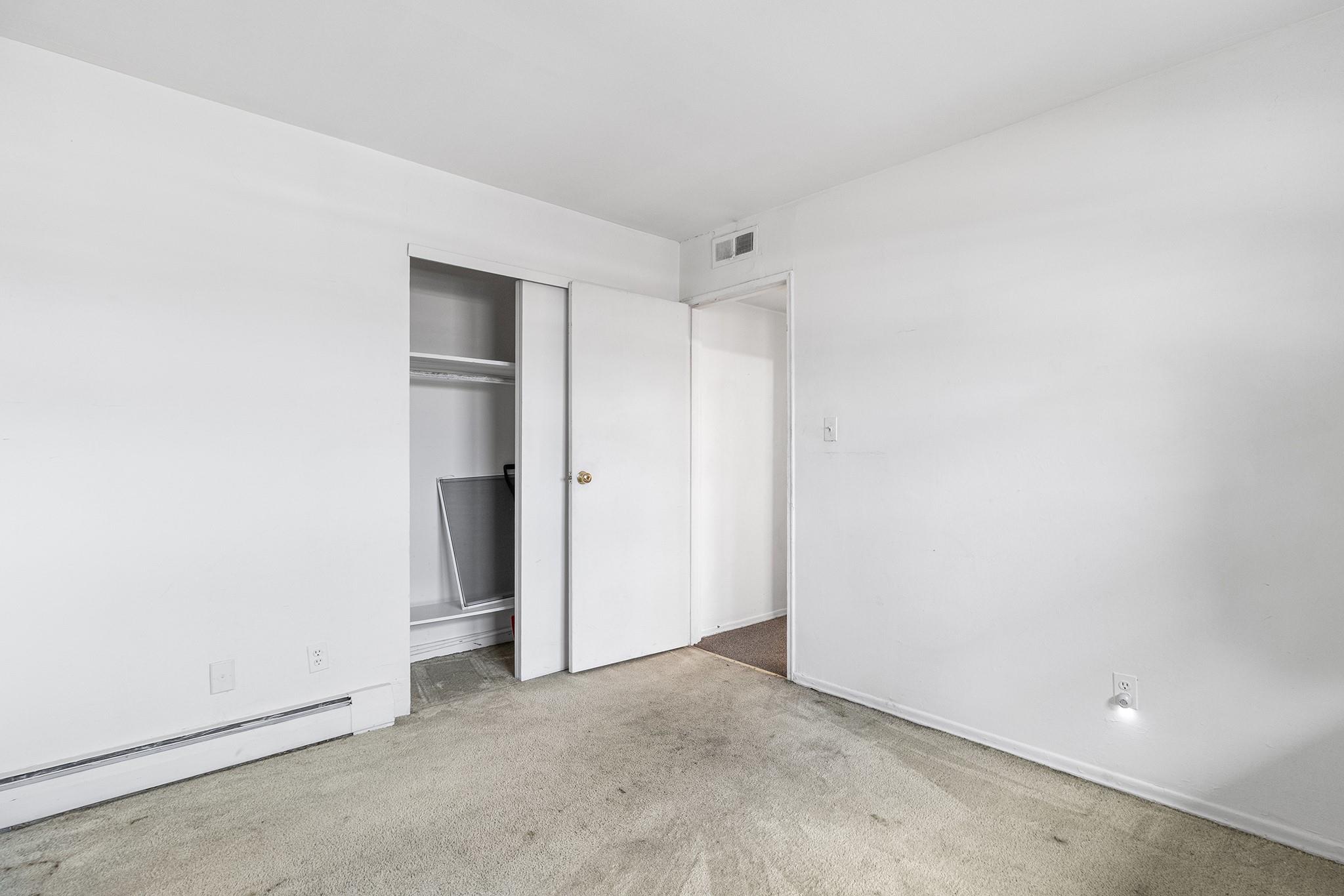 #6 photo, 490 Main Street, 长岛 Farmingdale , NY 11735