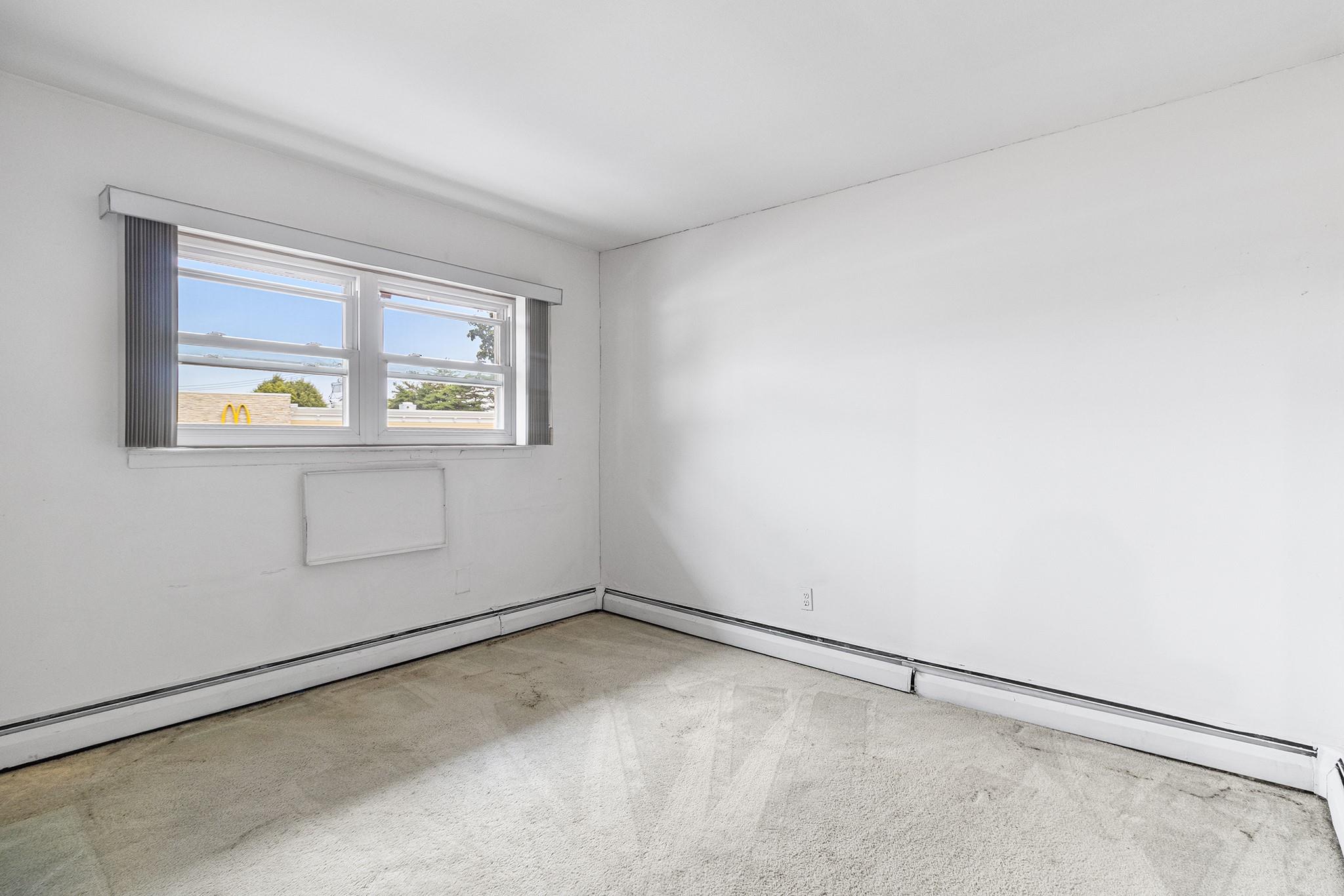 #7 photo, 490 Main Street, 长岛 Farmingdale , NY 11735