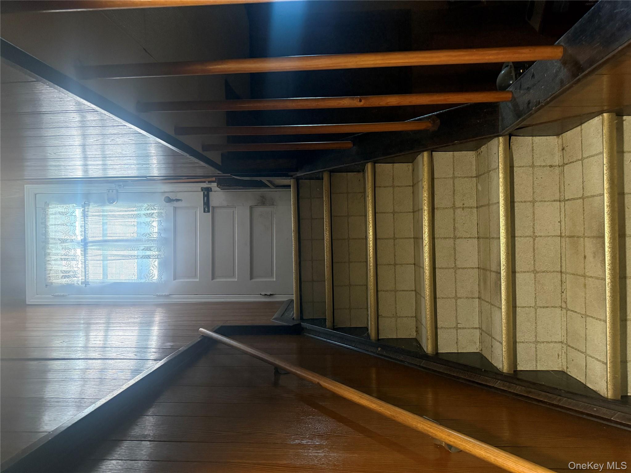 #13 photo, 35-16 203 Street, 皇后區 貝塞 Bayside , NY 11361