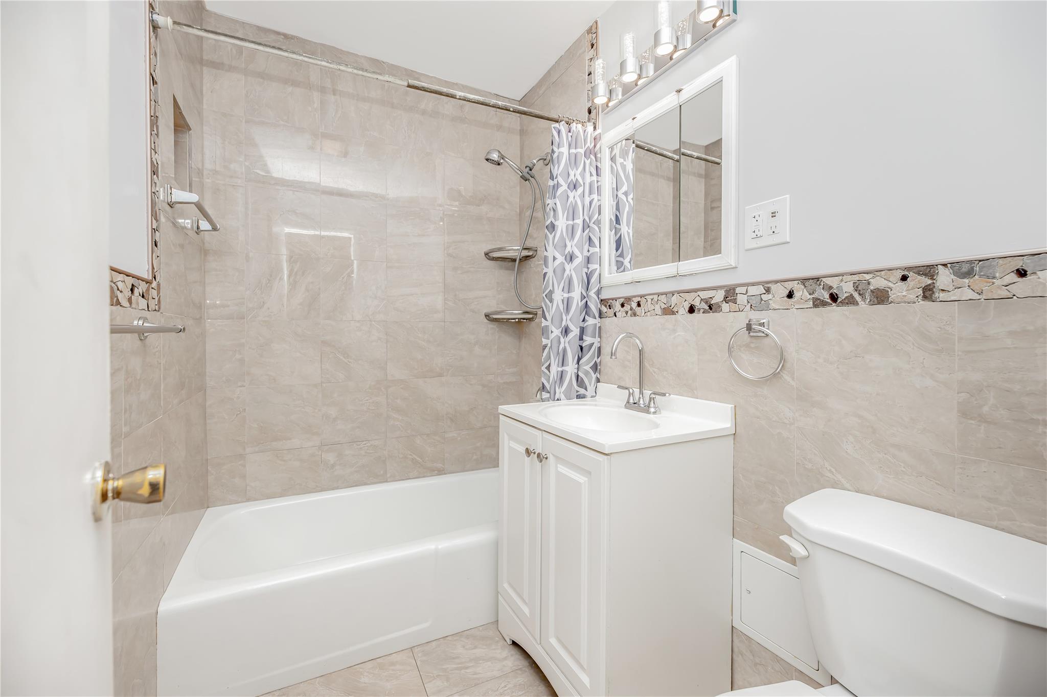 #10 photo, 377 N Broadway, Yonkers , NY 10701