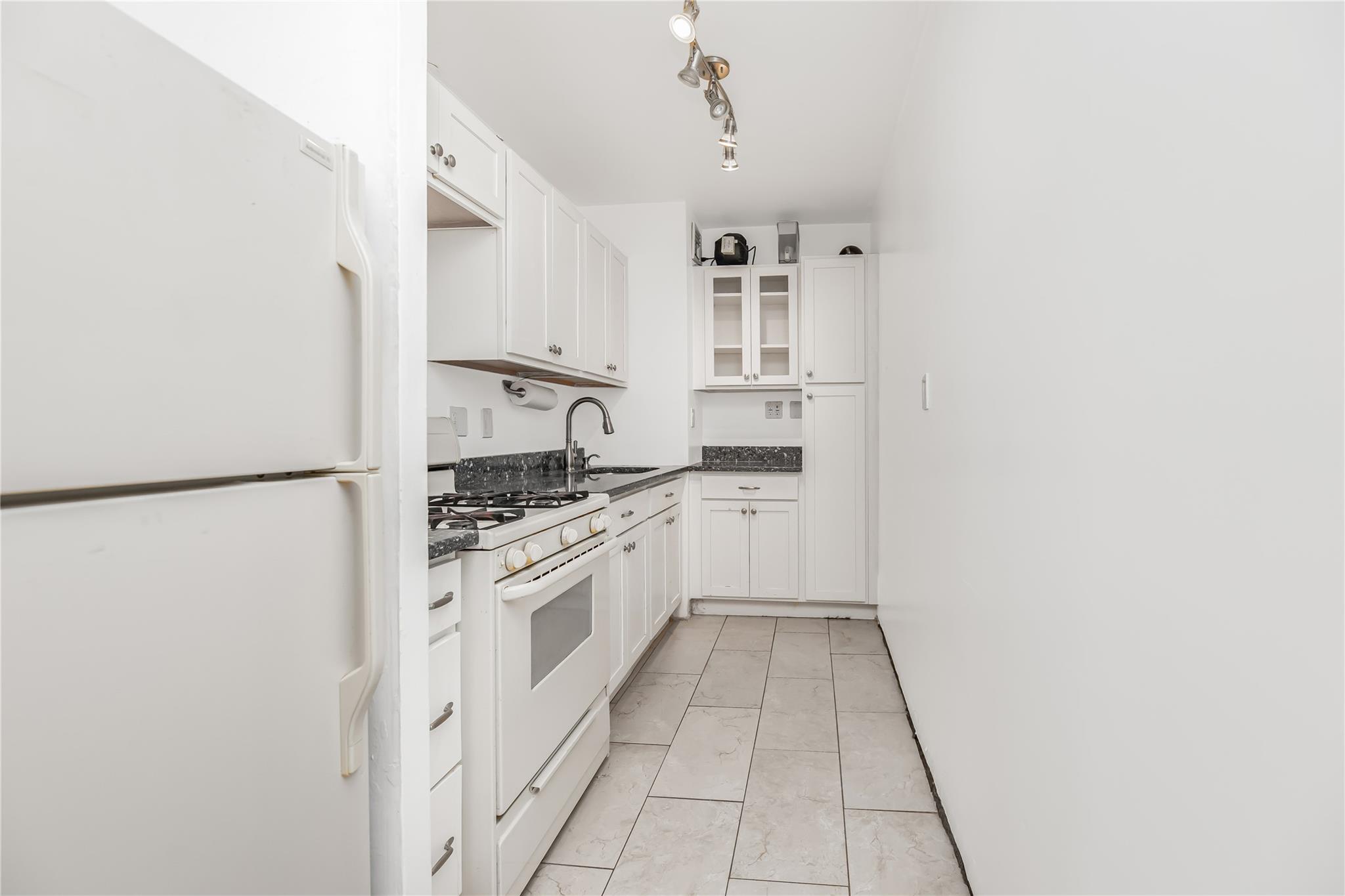 #6 photo, 377 N Broadway, Yonkers , NY 10701