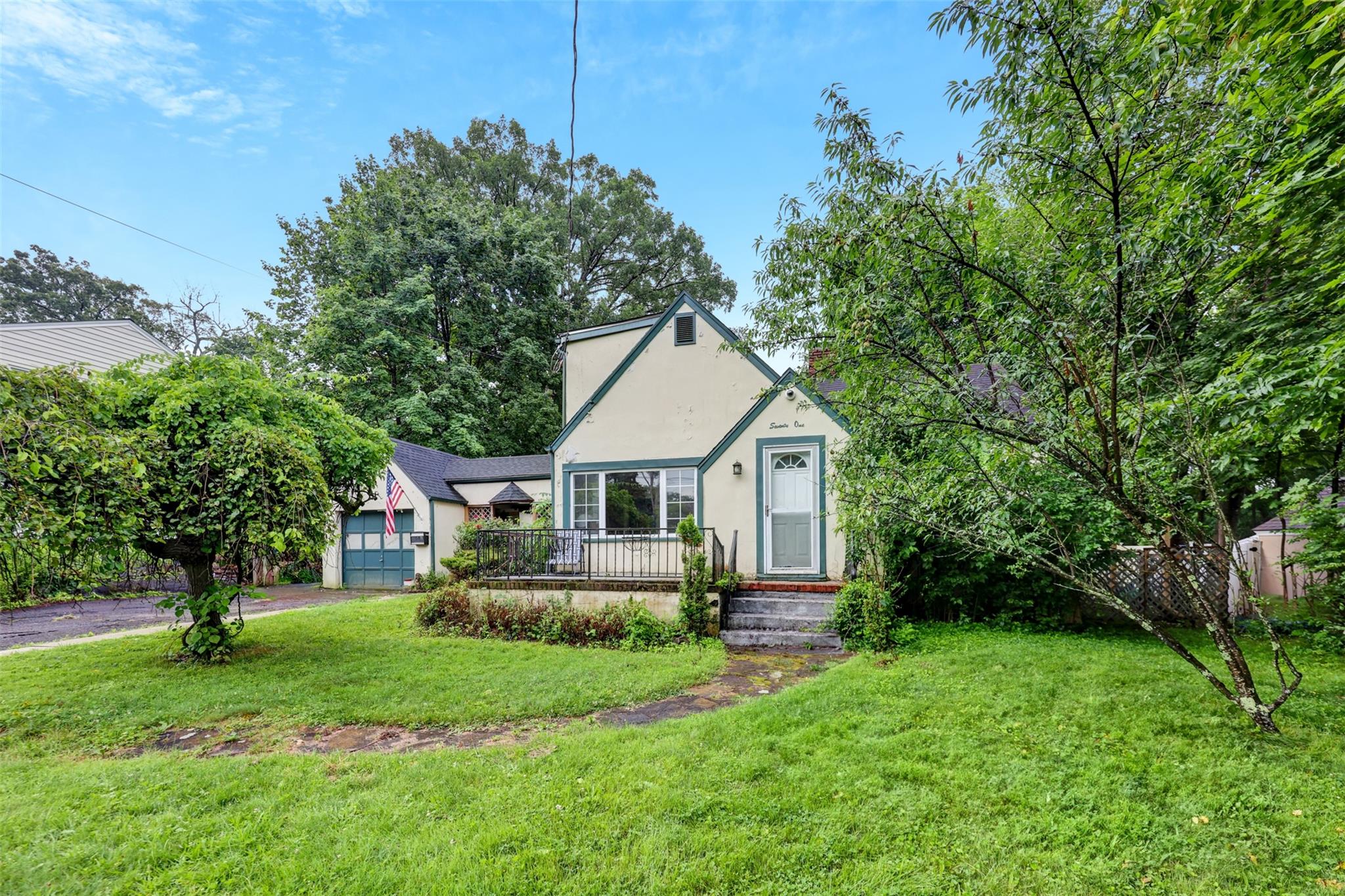 #1 photo, 71 Hillside Avenue, Suffern , NY 10901