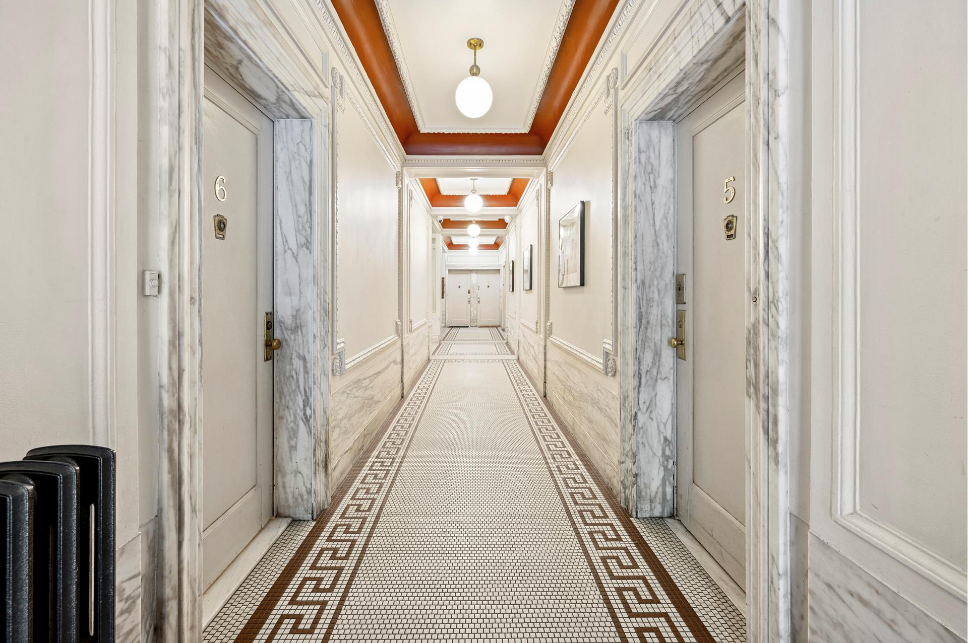 #7 photo, 611 W 111TH Street, マンハッタン Morningside Heights , NY 10025