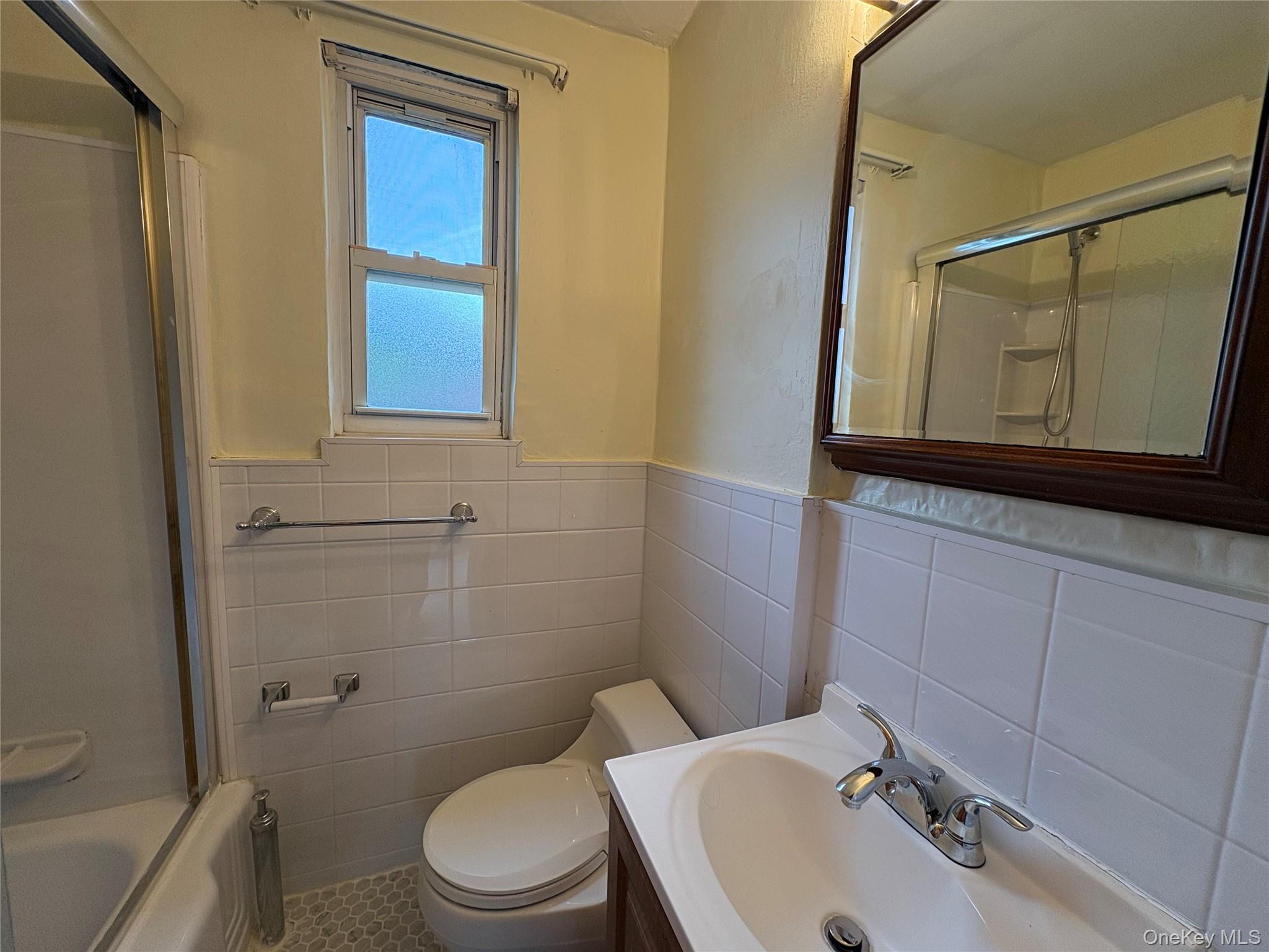 #7 photo, 255-31 75 Avenue, クイーンズ区 Glen Oaks , NY 11004