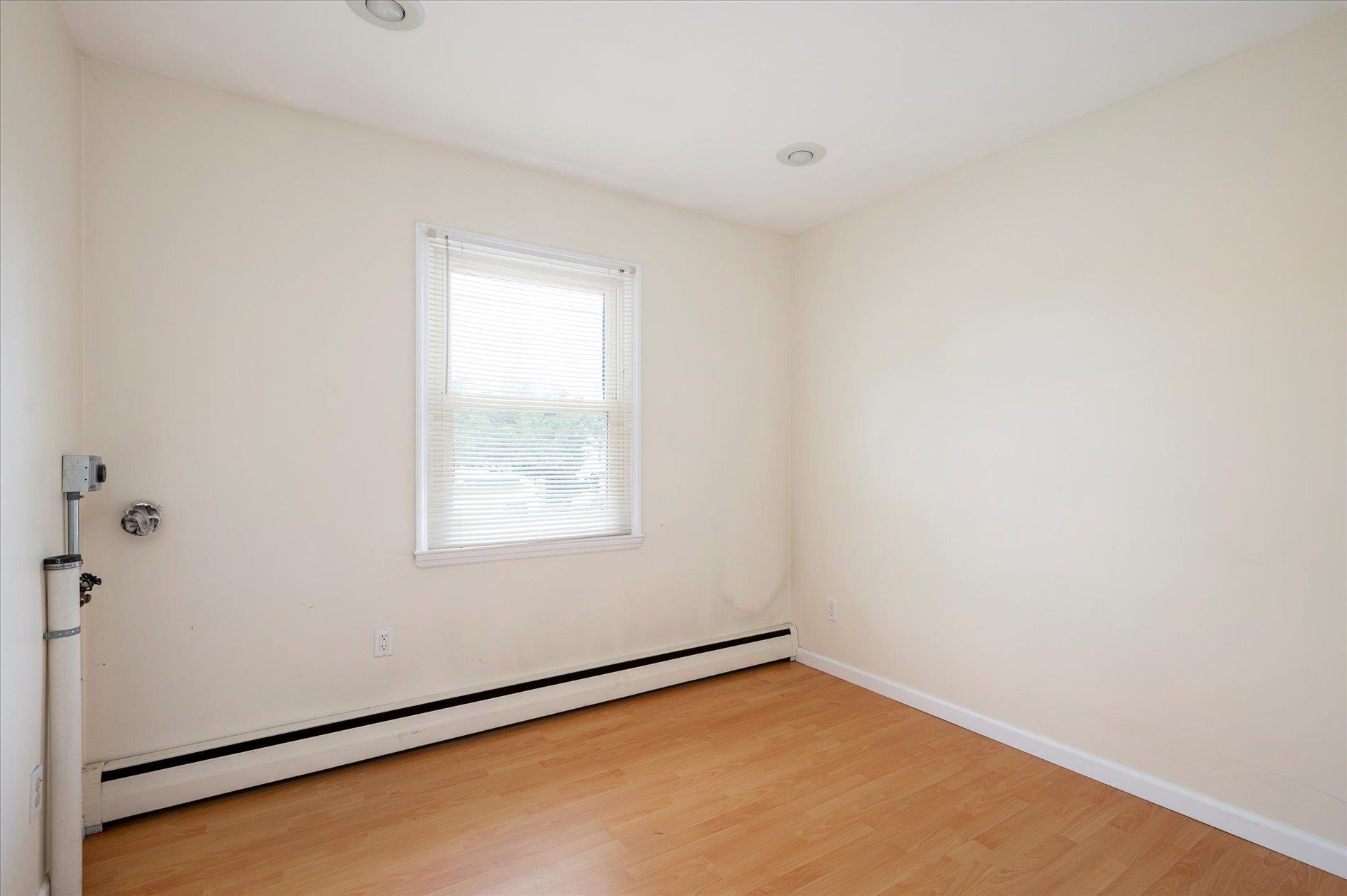 #15 photo, 21 Silver Street, 東長島 West Babylon , NY 11704