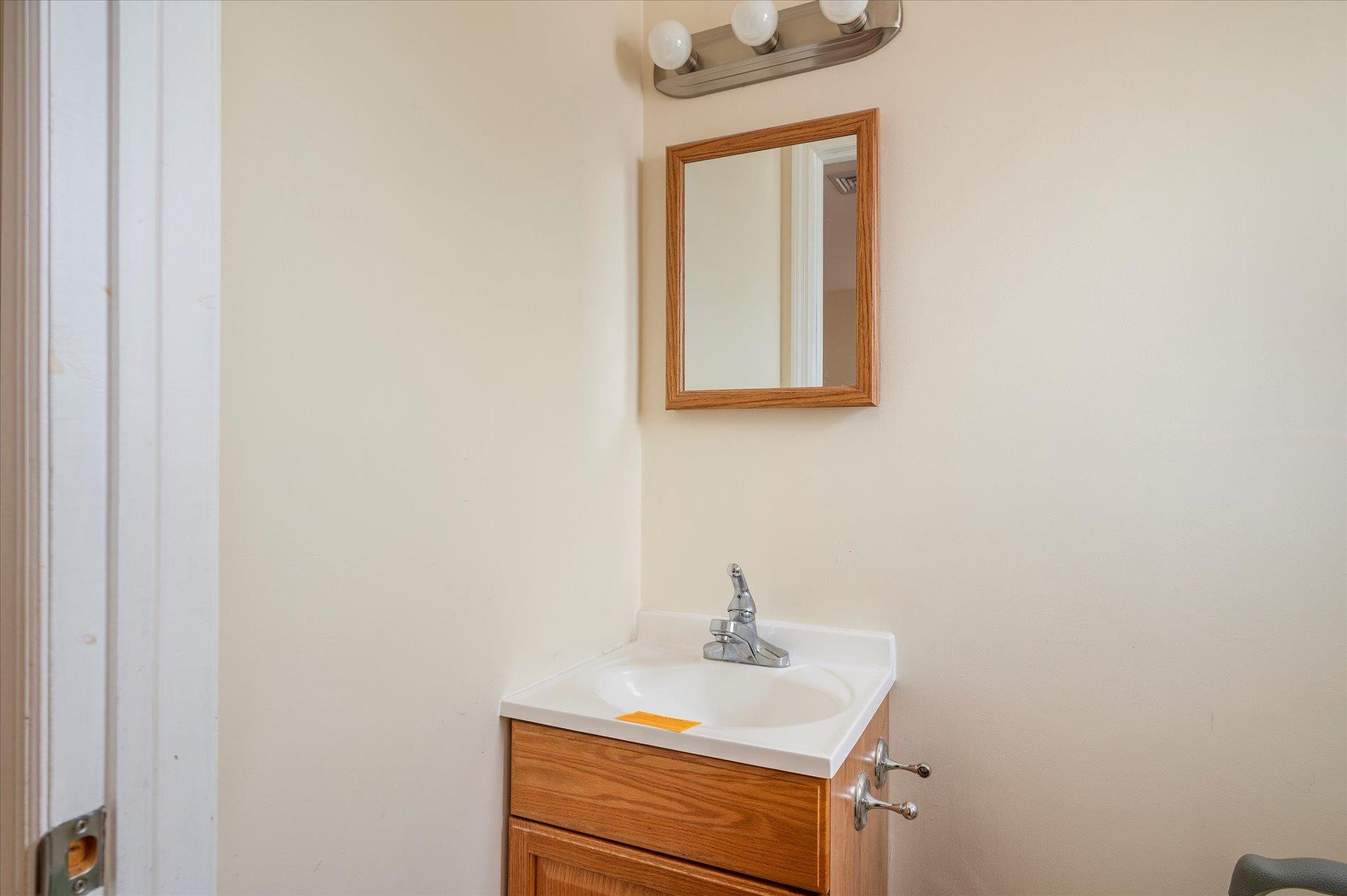 #19 photo, 21 Silver Street, 東長島 West Babylon , NY 11704