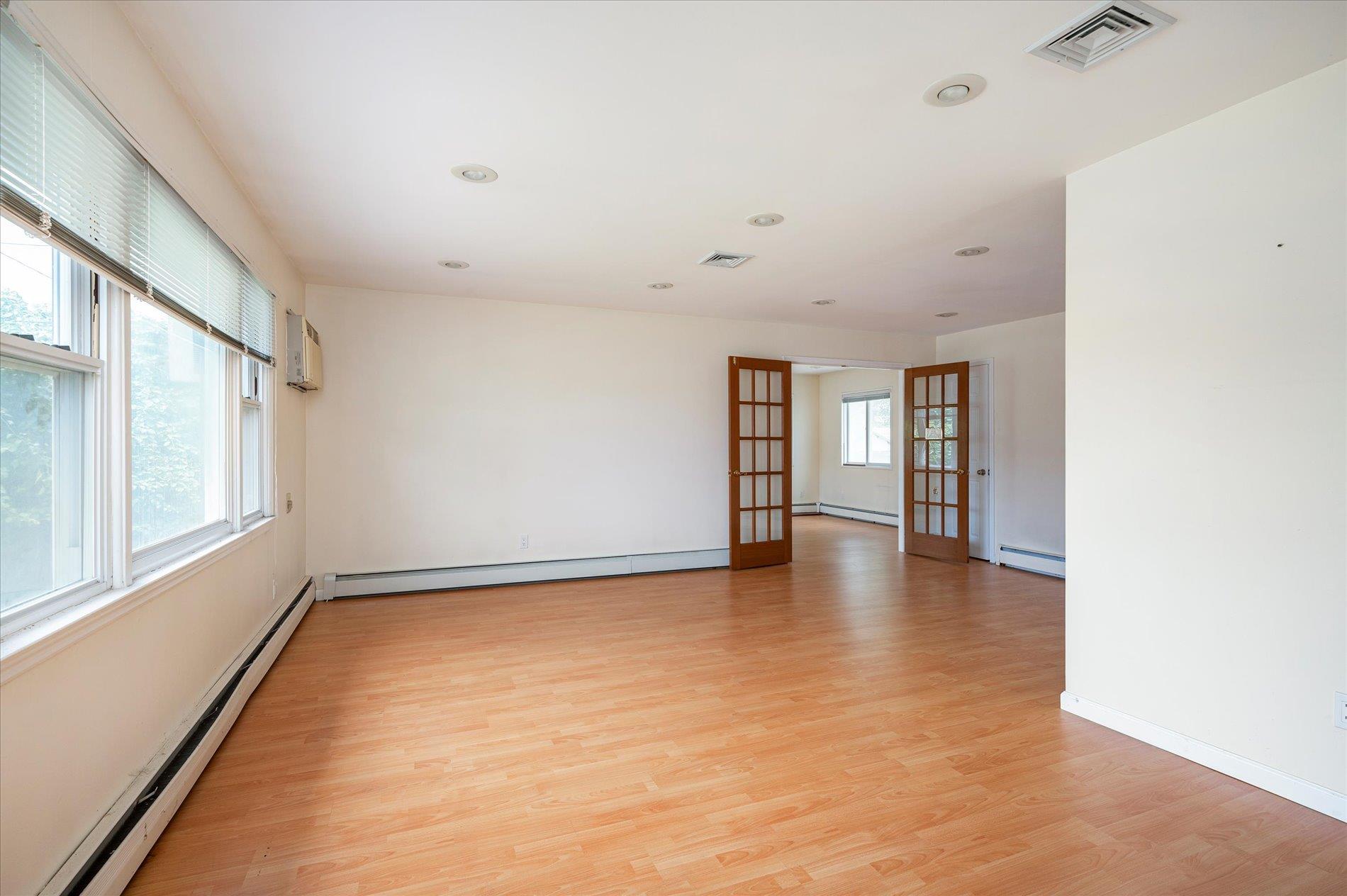 #5 photo, 21 Silver Street, 東長島 West Babylon , NY 11704