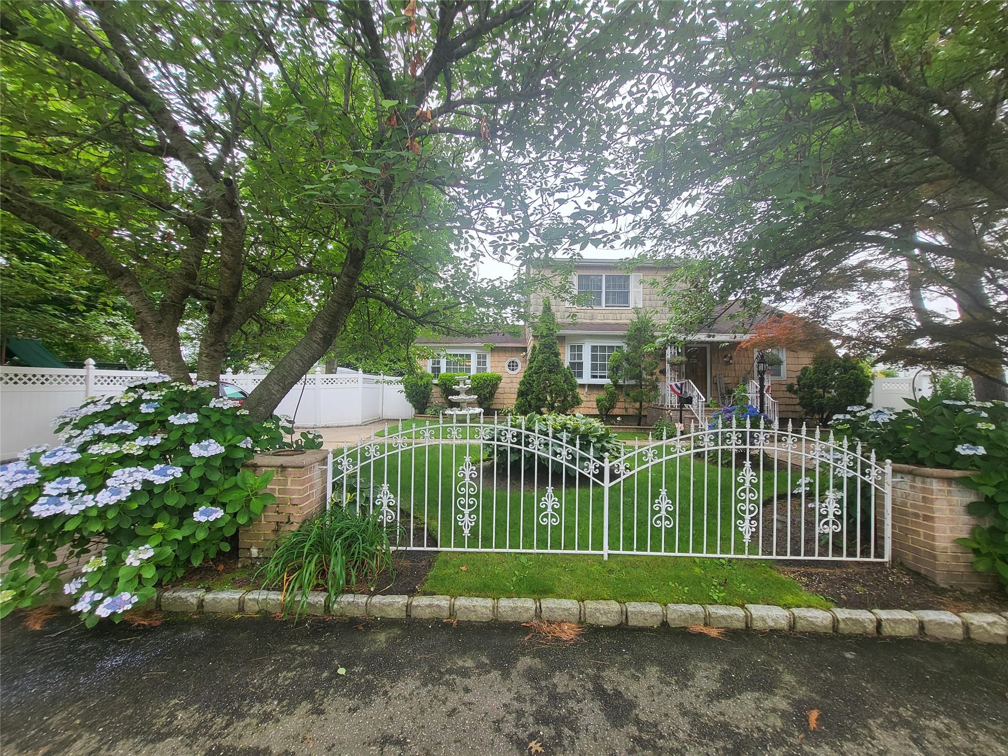 #1 photo, 413 51st Street, Lindenhurst , NY 11757