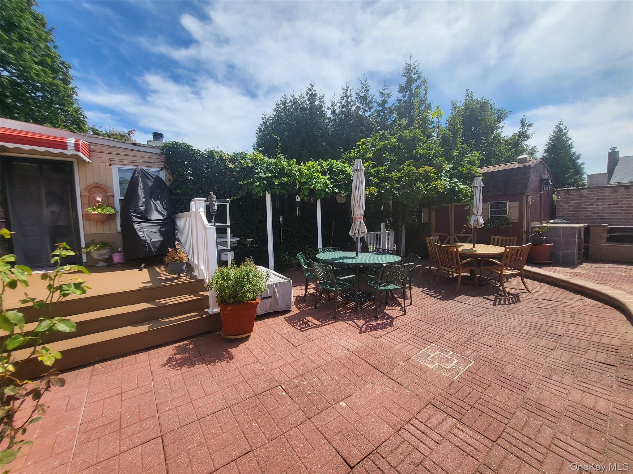 #8 photo, 413 51st Street, 東長島 Lindenhurst , NY 11757