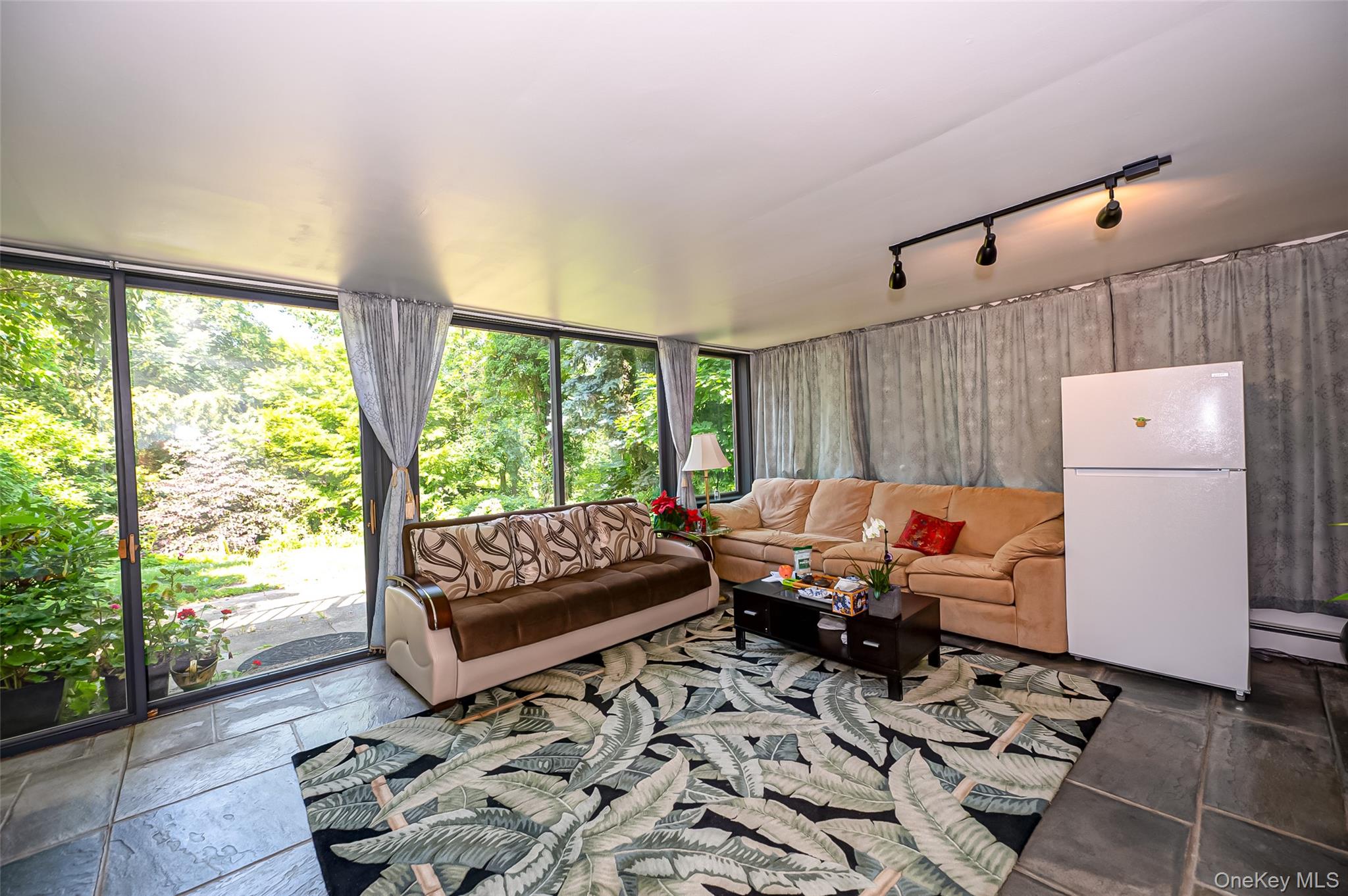 #6 photo, 90 E Broadway, ナッソー郡 Roslyn , NY 11576