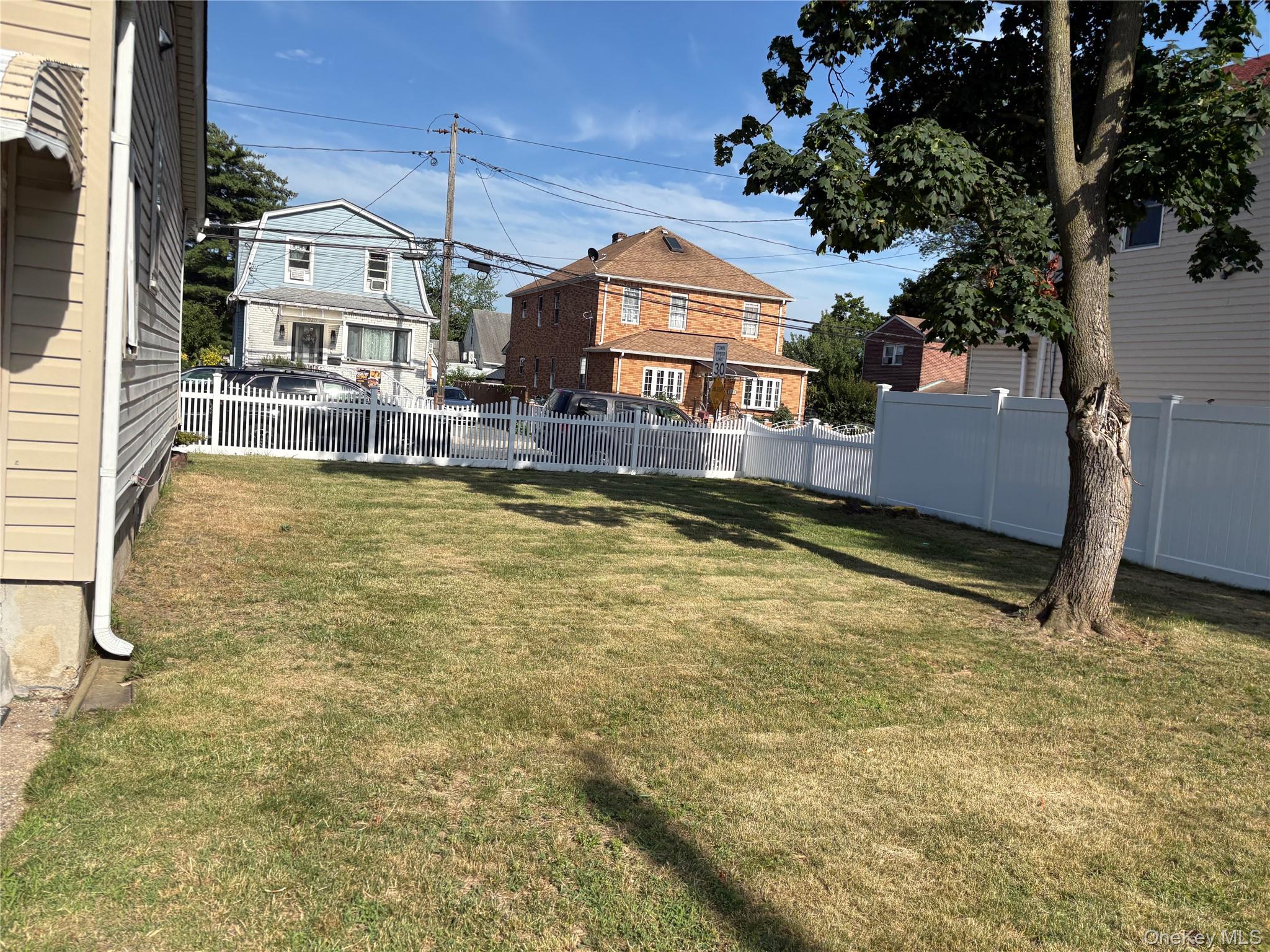 #16 photo, 243 Biltmore Avenue, ナッソー郡 Elmont , NY 11003