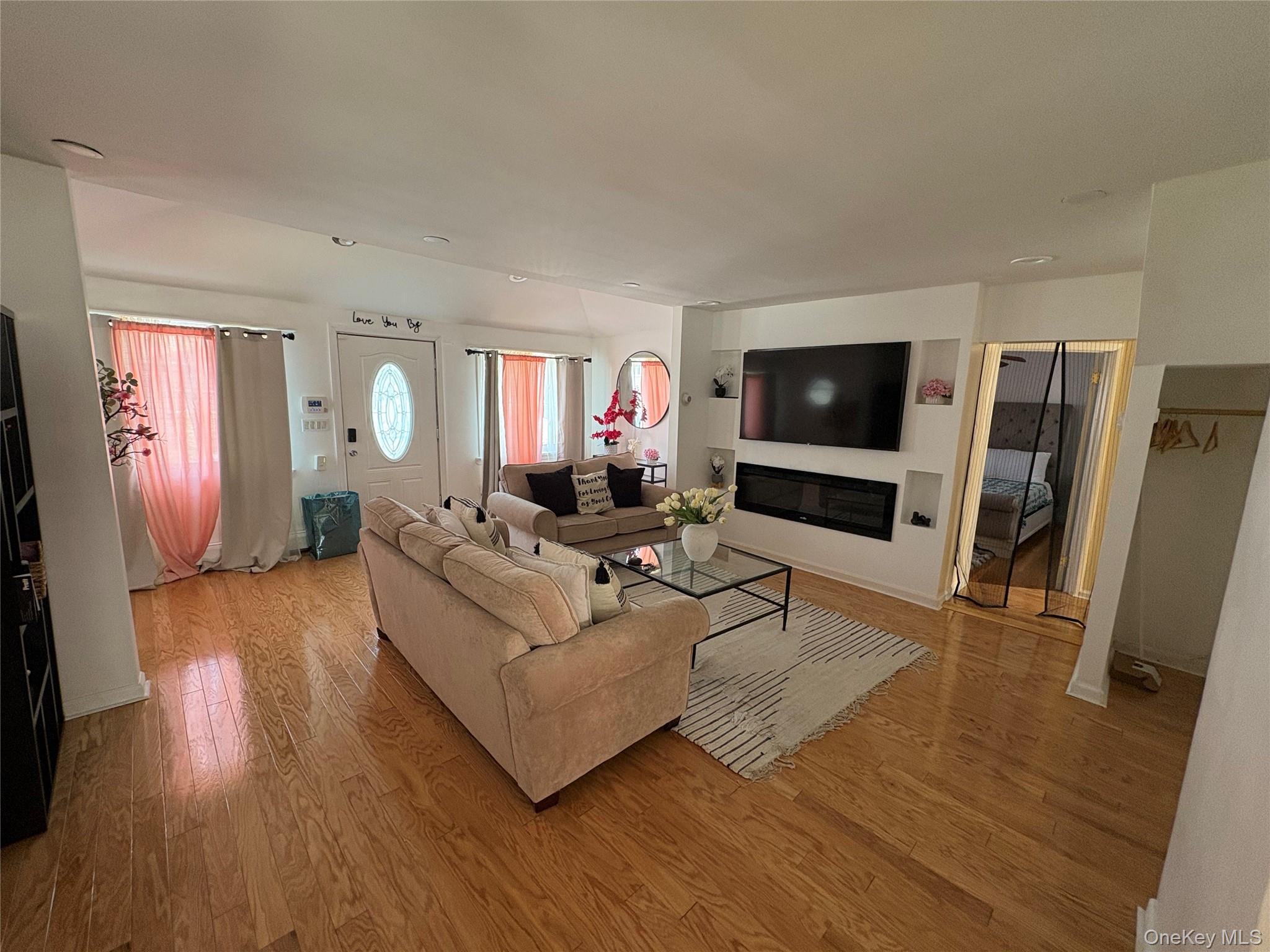 #7 photo, 243 Biltmore Avenue, ナッソー郡 Elmont , NY 11003